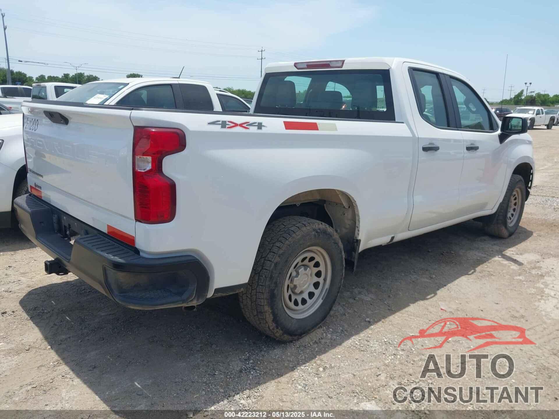 CHEVROLET SILVERADO 1500 2021 - 1GCRYAEF9MZ211203