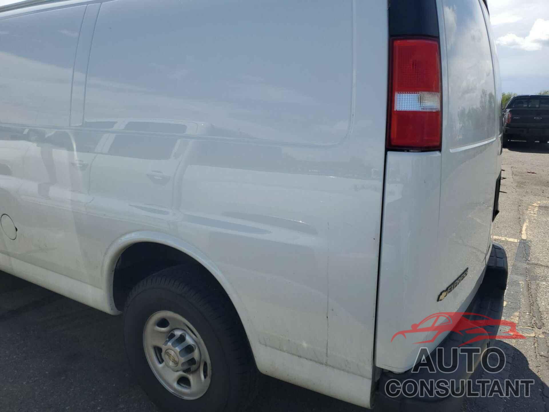 CHEVROLET EXPRESS G2500 2022 - 1GCWGAFP1N1259677
