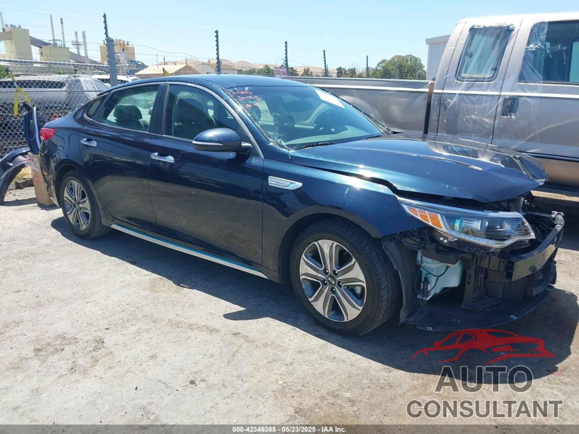 KIA OPTIMA PLUG-IN HYBRID 2017 - KNAGV4LD0H5018001