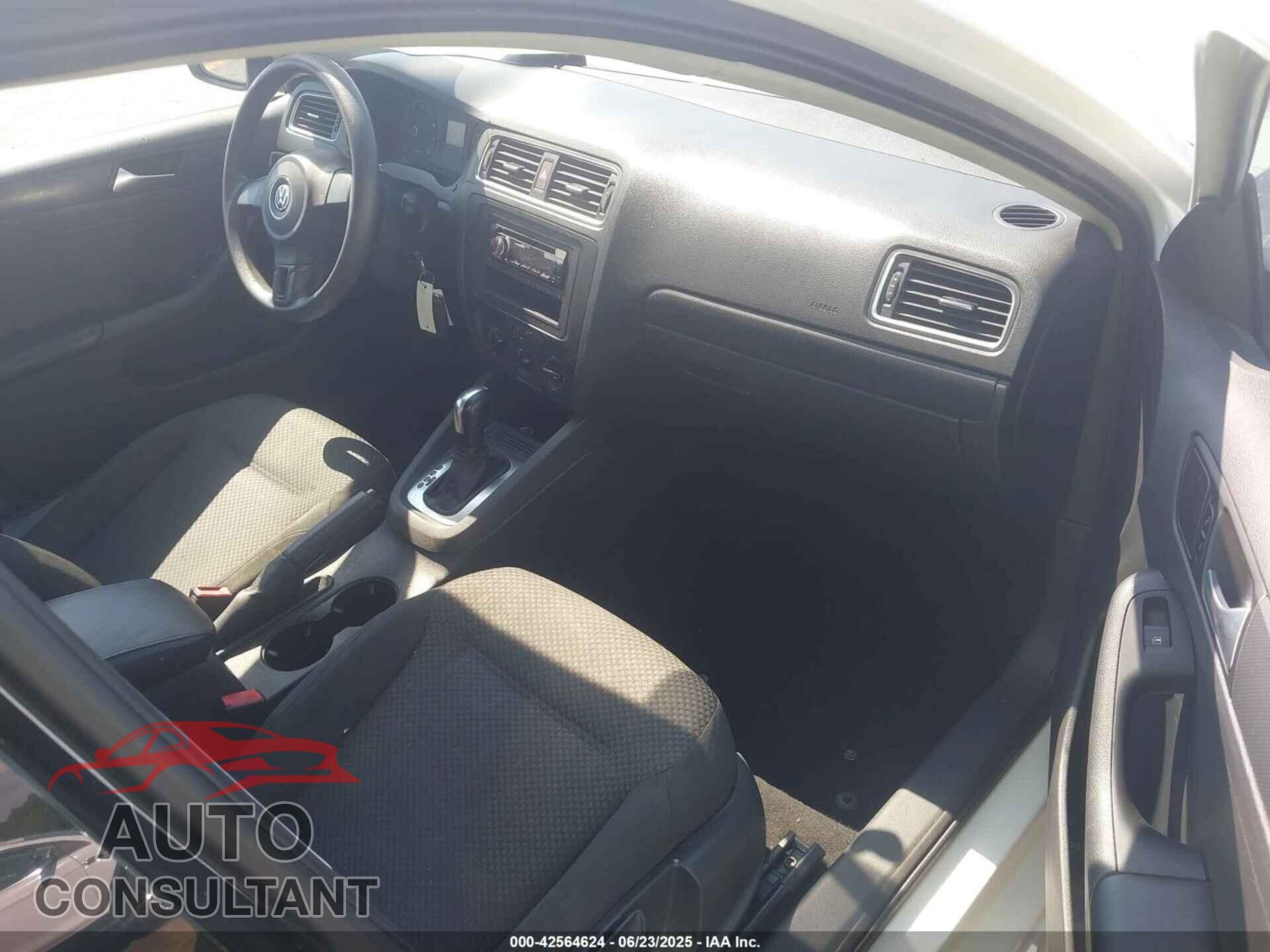 VOLKSWAGEN JETTA 2014 - 3VW2K7AJ0EM308564