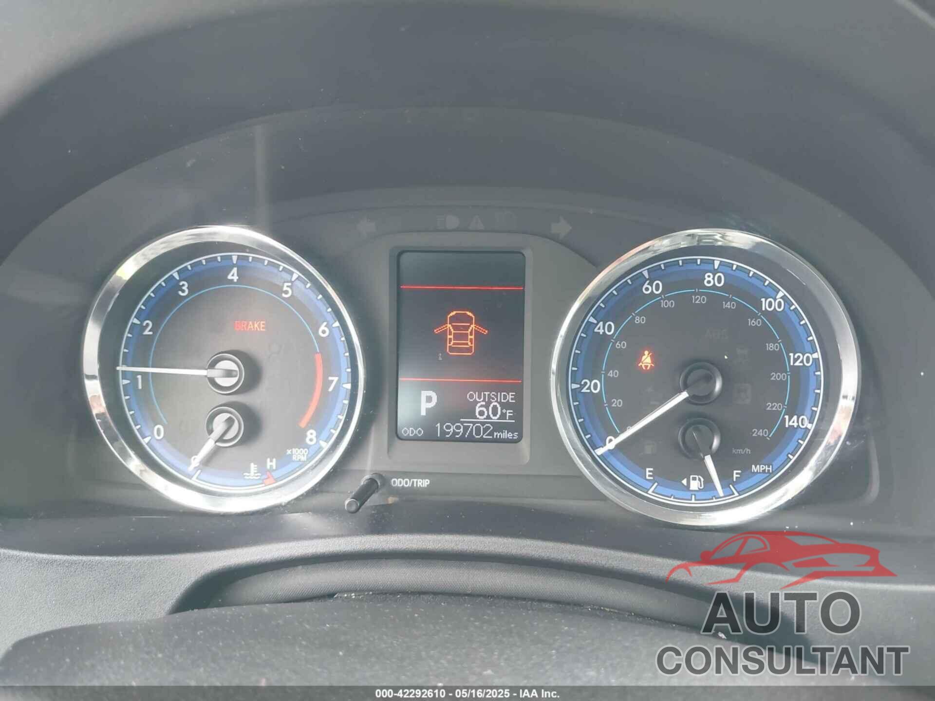 TOYOTA COROLLA 2017 - 2T1BURHEXHC883723