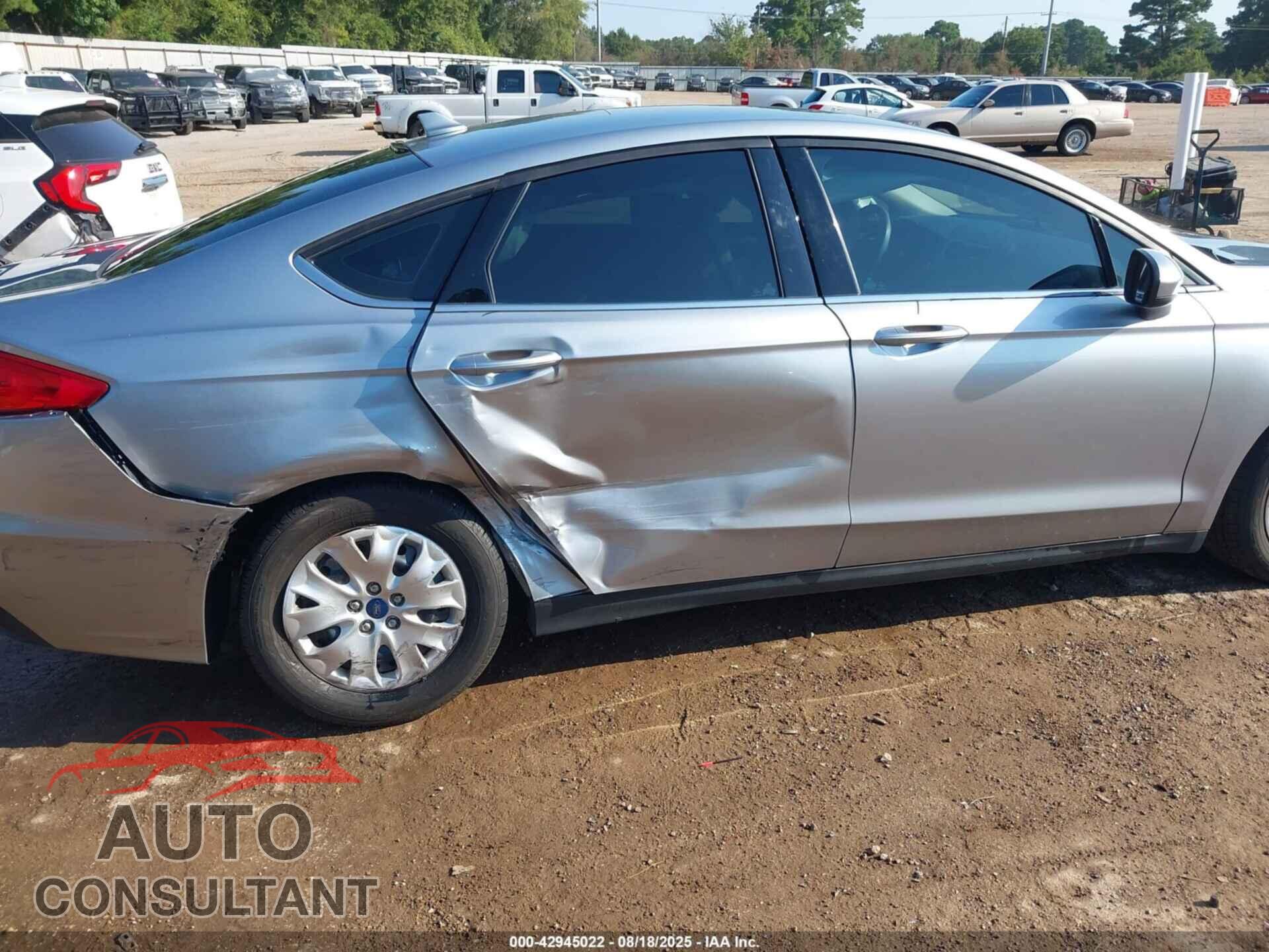 FORD FUSION 2020 - 3FA6P0G76LR111249