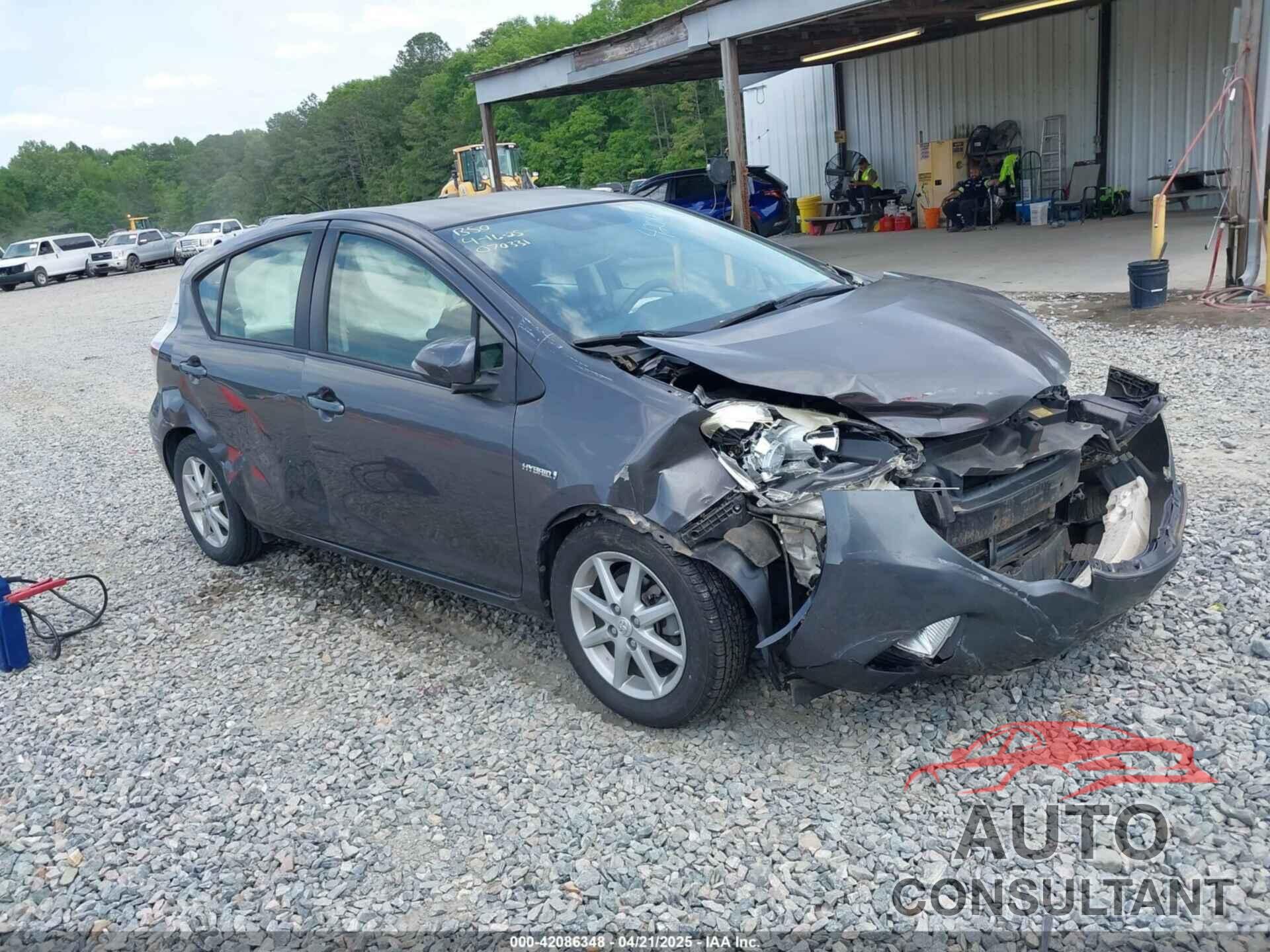 TOYOTA PRIUS C 2014 - JTDKDTB39E1070331