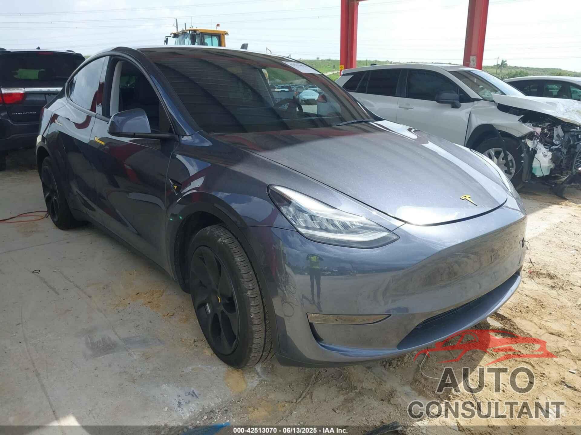 TESLA MODEL Y 2023 - 7SAYGDEE7PA037763