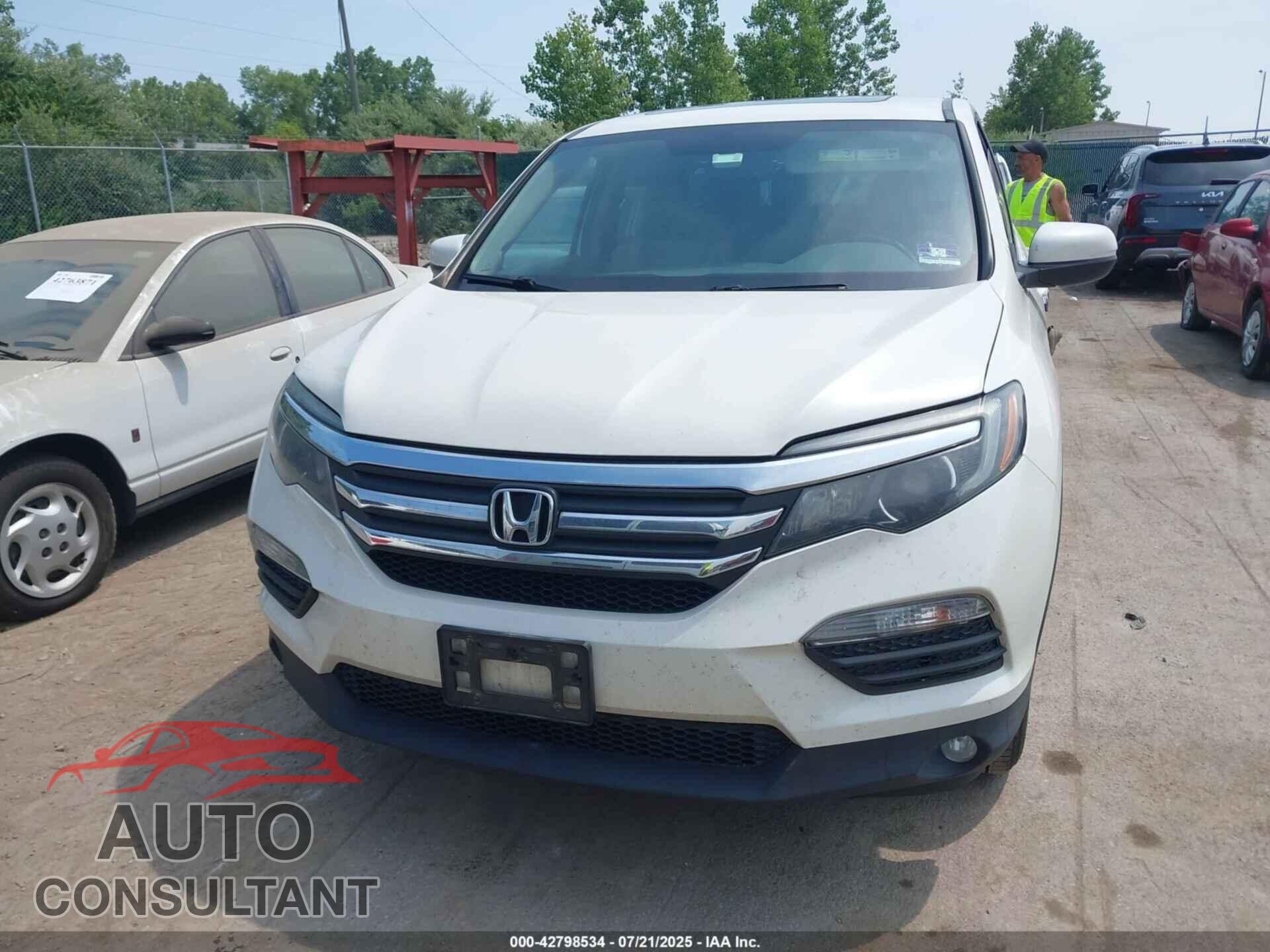 HONDA PILOT 2017 - 5FNYF6H5XHB005014