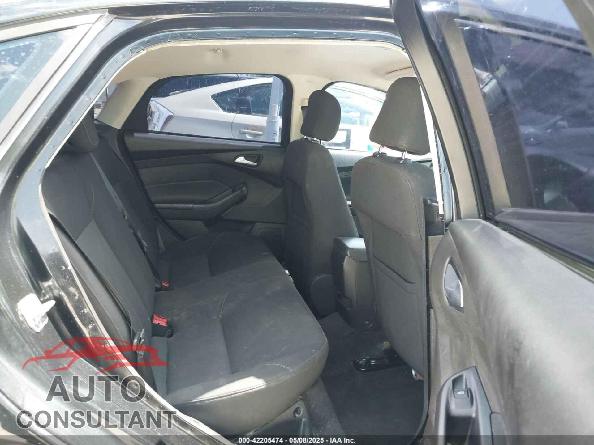 FORD FOCUS 2015 - 1FADP3F2XFL313657
