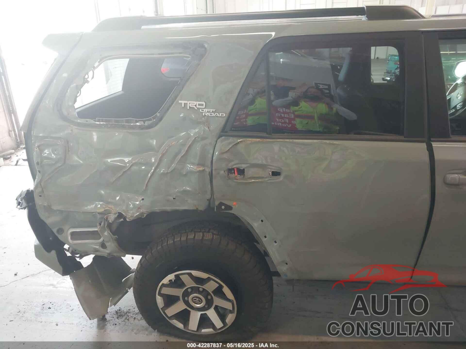 TOYOTA 4RUNNER 2023 - JTERU5JR5P6200817