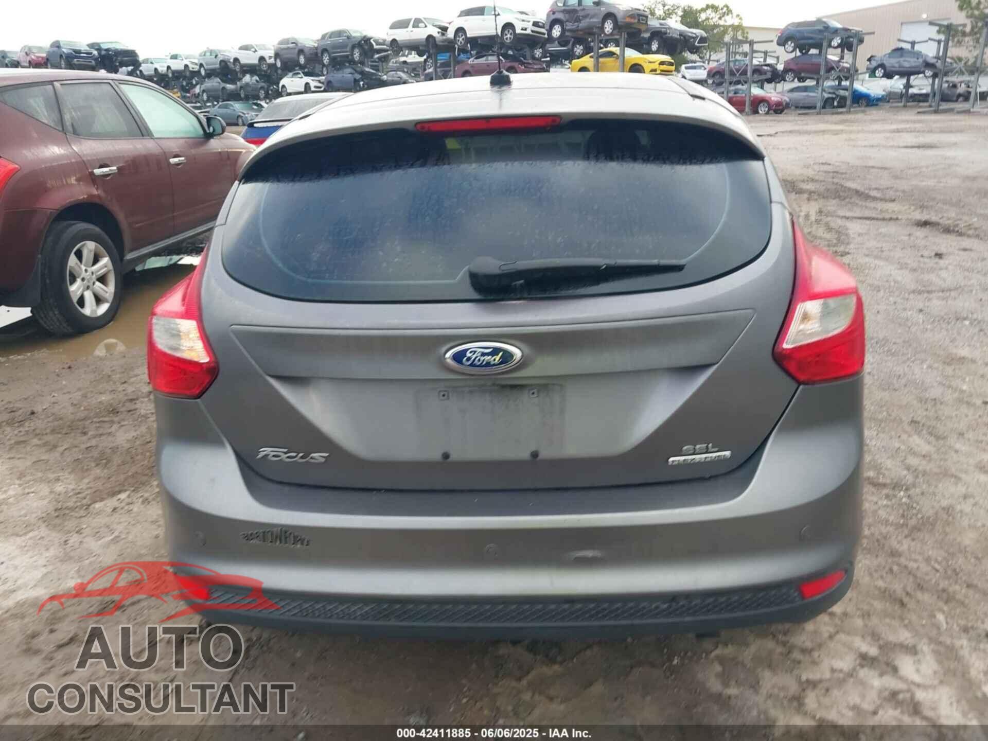 FORD FOCUS 2012 - 1FAHP3M22CL413574