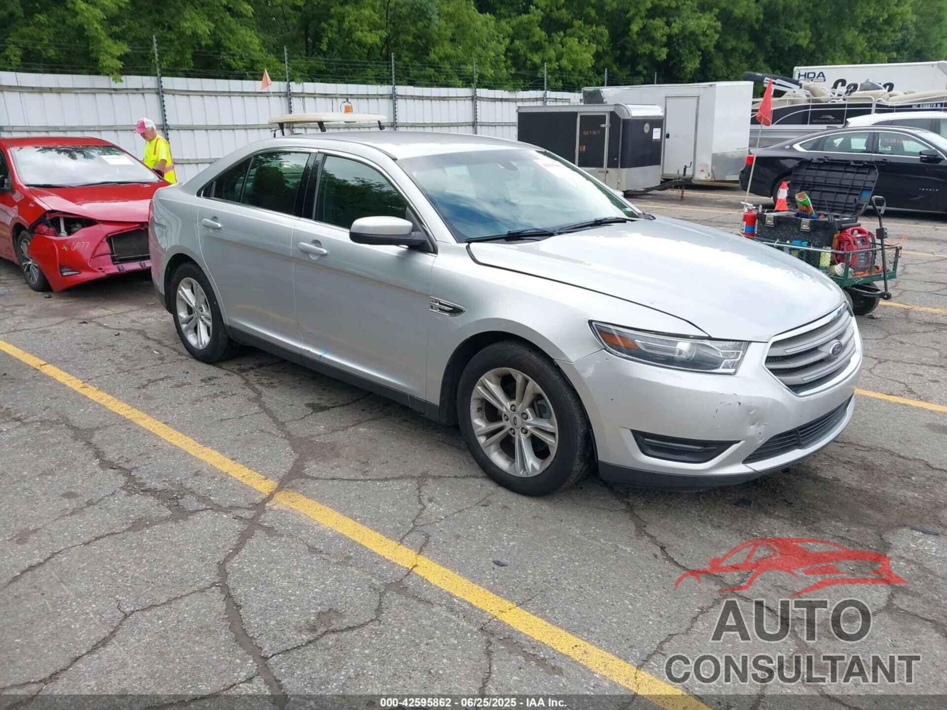 FORD TAURUS 2018 - 1FAHP2H89JG133276