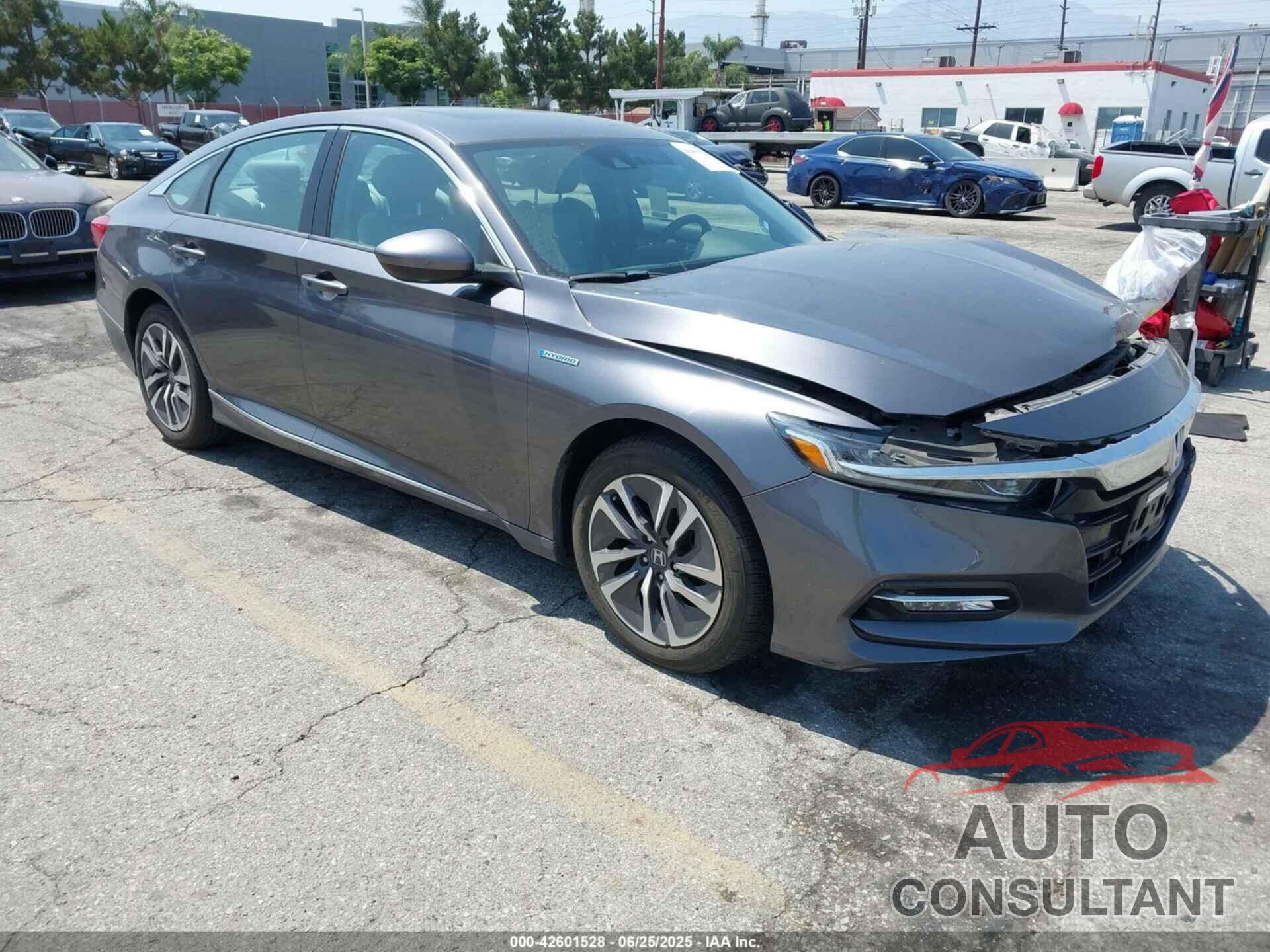 HONDA ACCORD HYBRID 2018 - 1HGCV3F4XJA000692