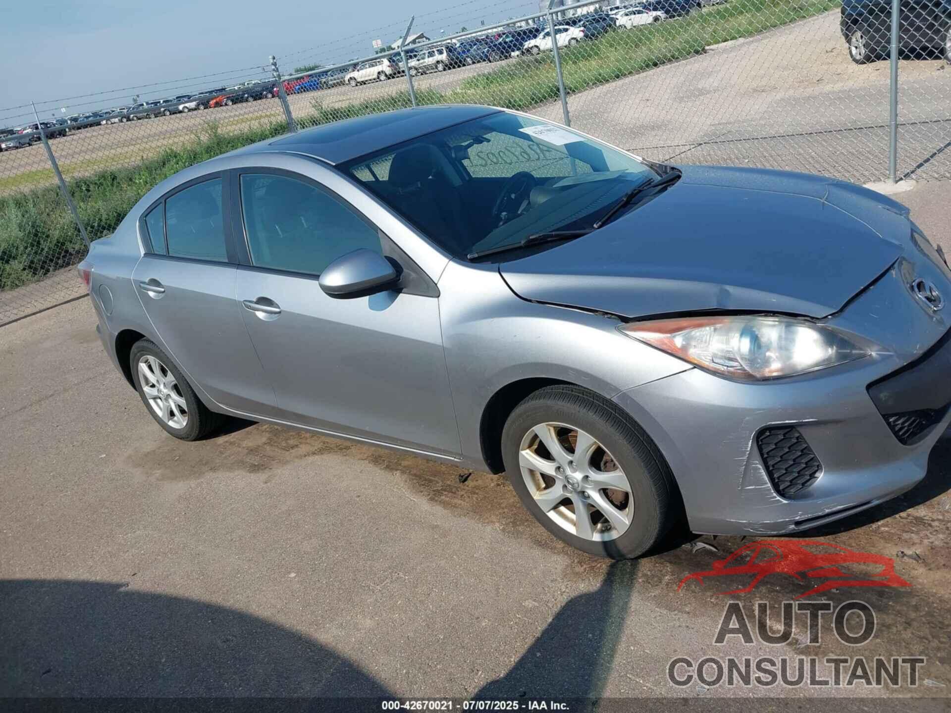 MAZDA MAZDA3 2013 - JM1BL1W72D1742751