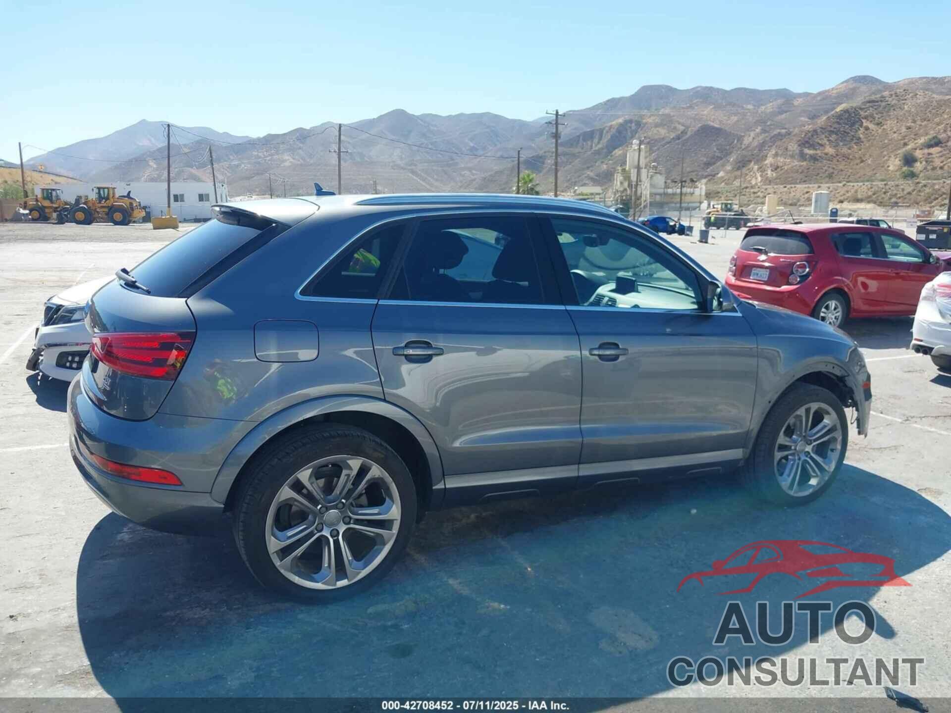 AUDI Q3 2015 - WA1GFCFSXFR014431