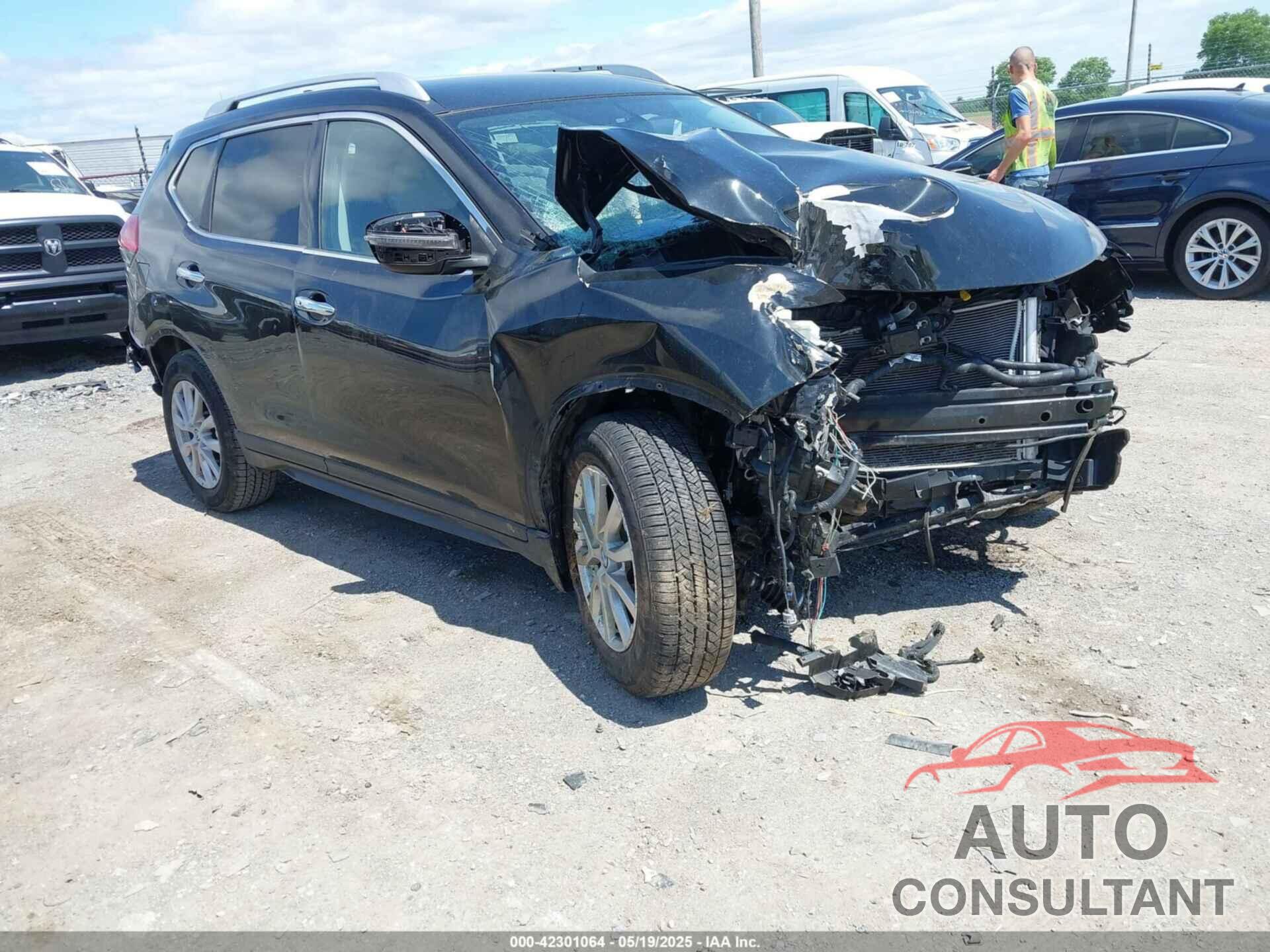NISSAN ROGUE 2017 - KNMAT2MV5HP593807