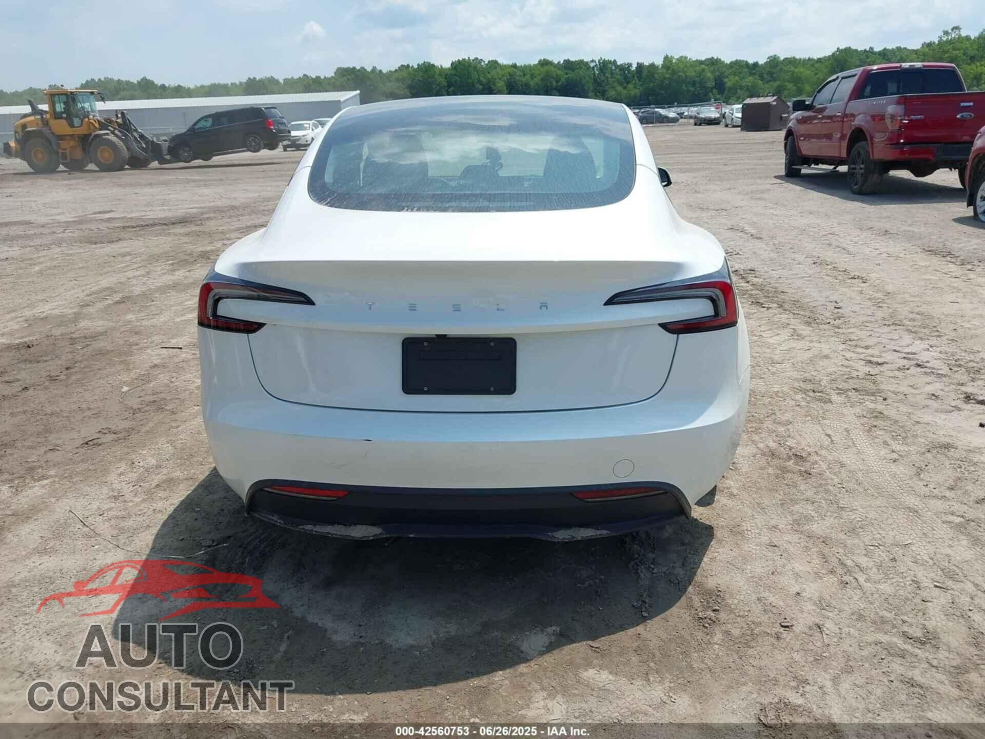 TESLA MODEL 3 2024 - 5YJ3E1EA5RF742009