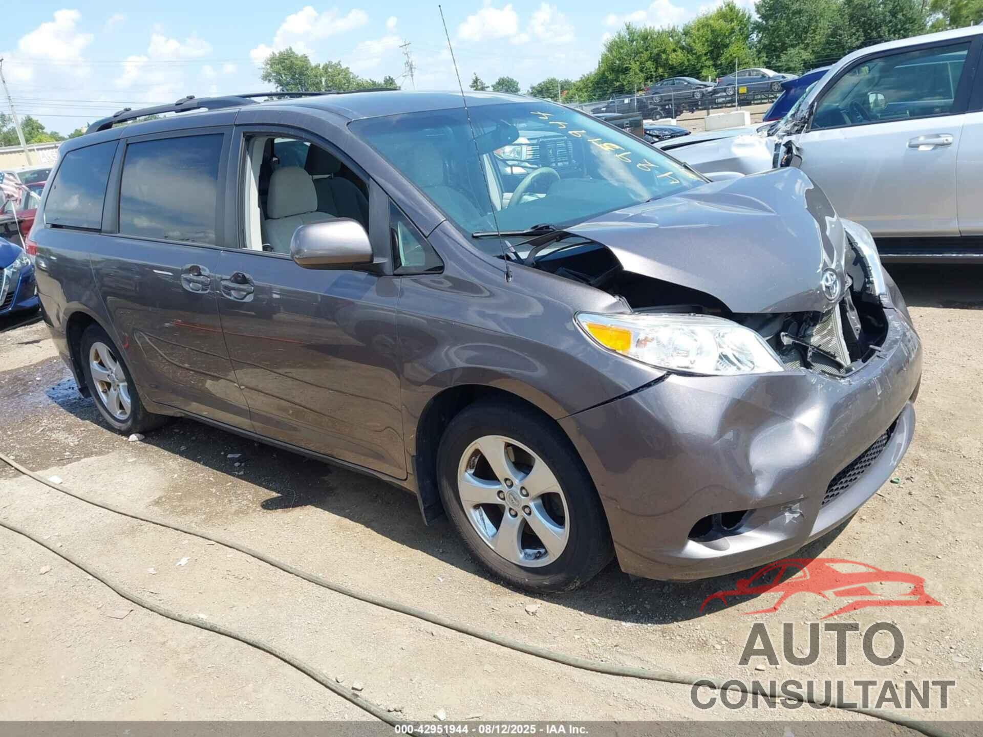 TOYOTA SIENNA 2012 - 5TDKK3DC7CS272345