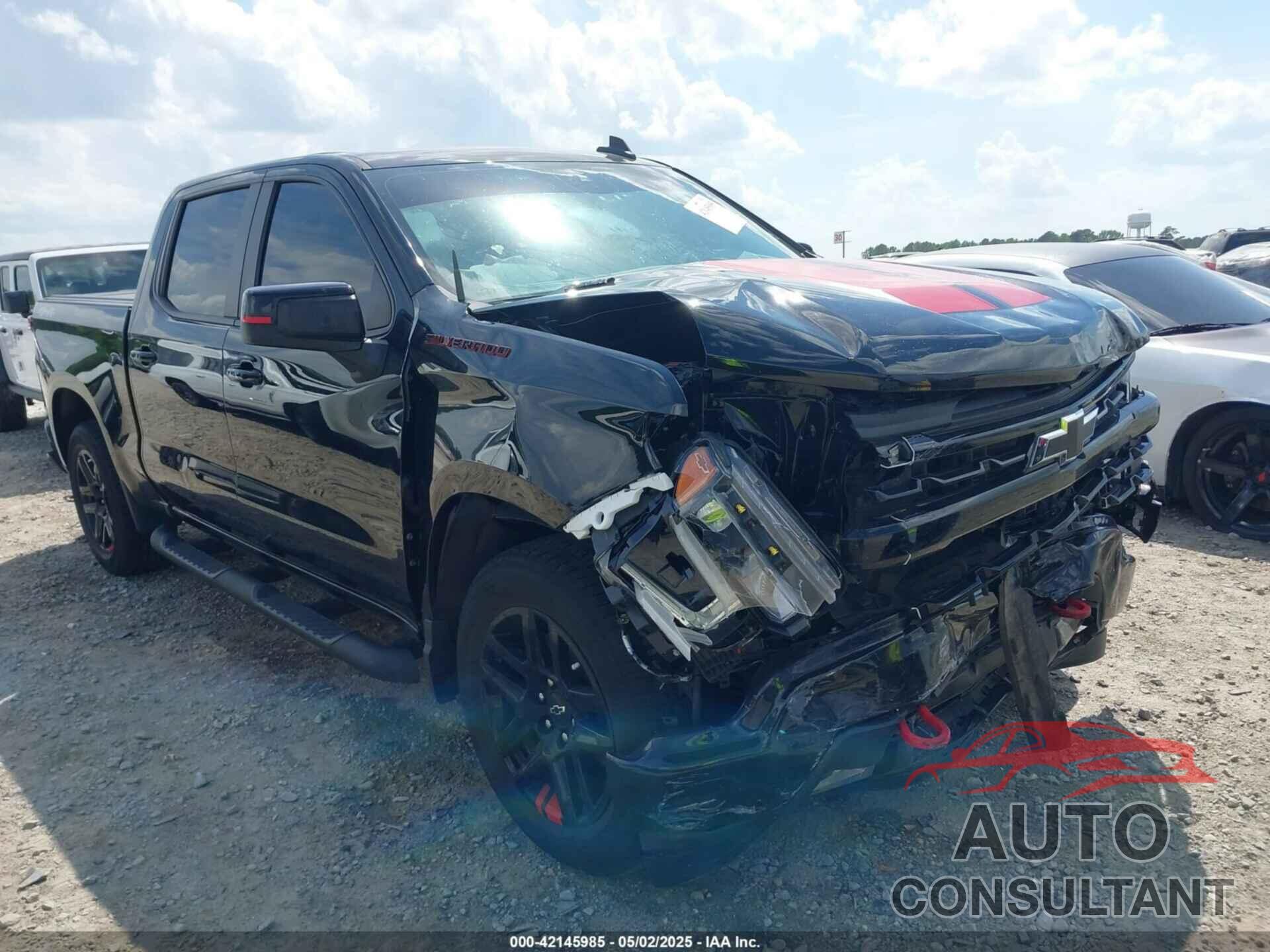 CHEVROLET SILVERADO 1500 2023 - 1GCUDEE88PZ143768