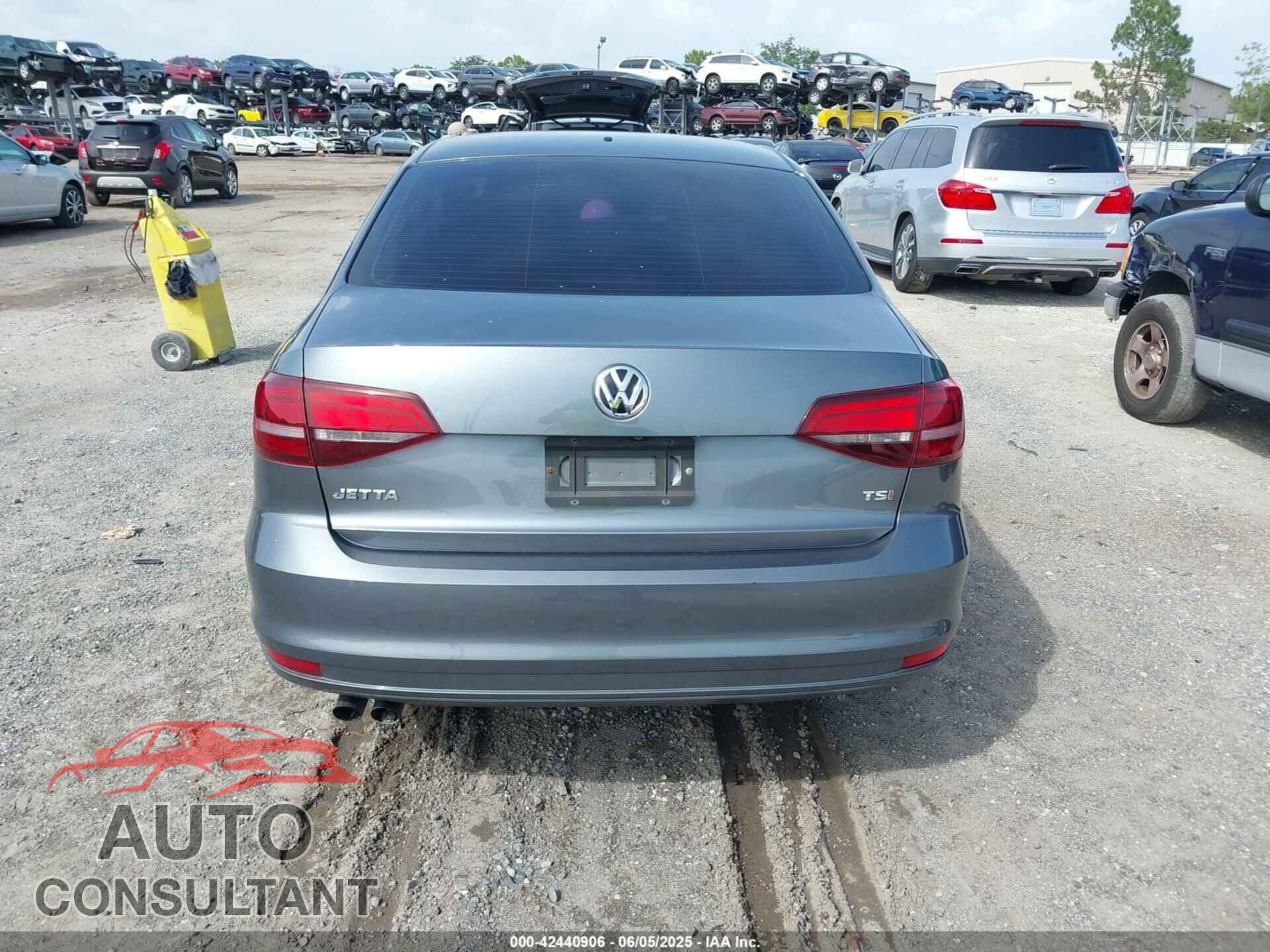 VOLKSWAGEN JETTA 2017 - 3VW2B7AJ5HM238466