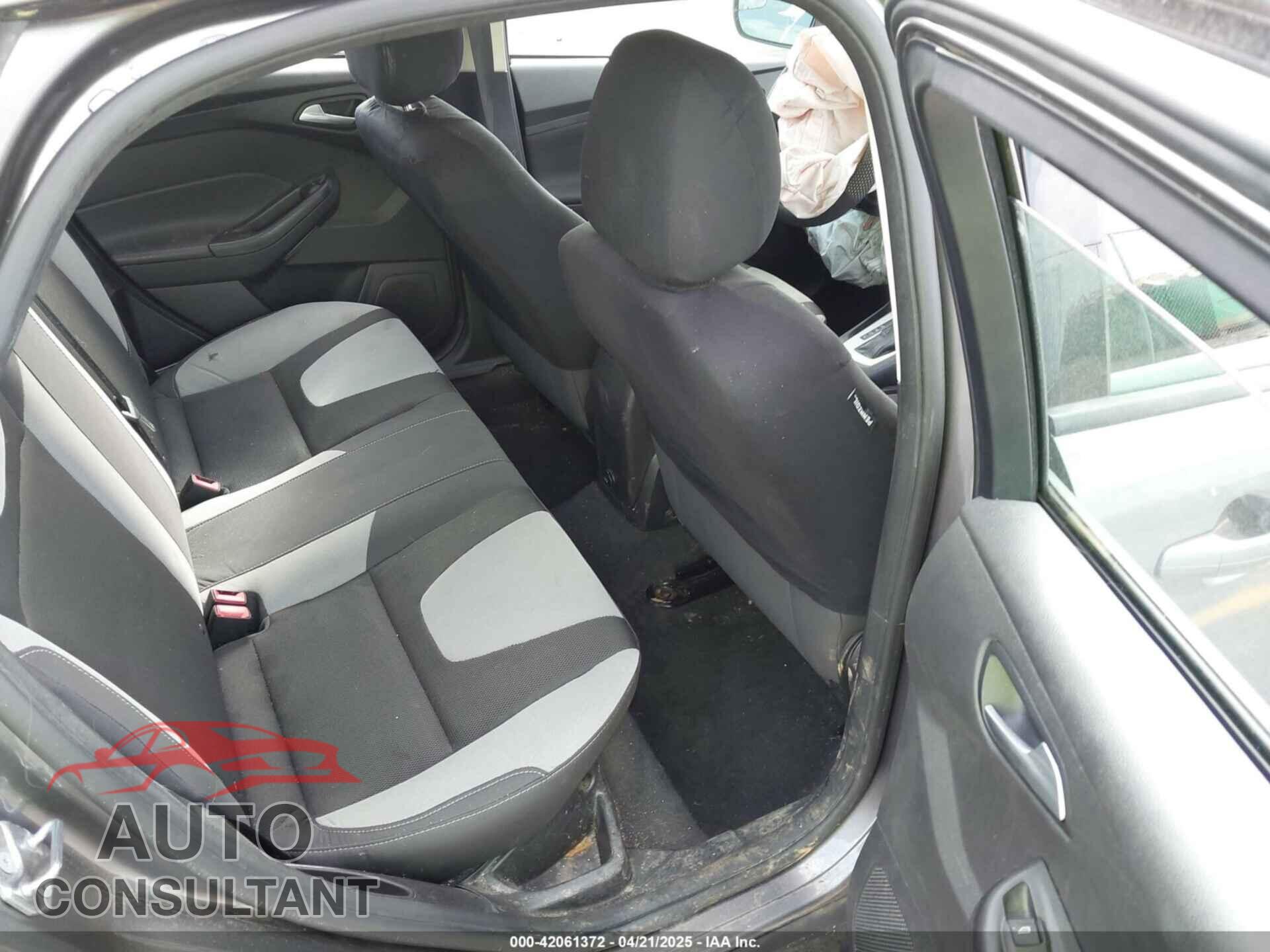 FORD FOCUS 2014 - 1FADP3F25EL338755