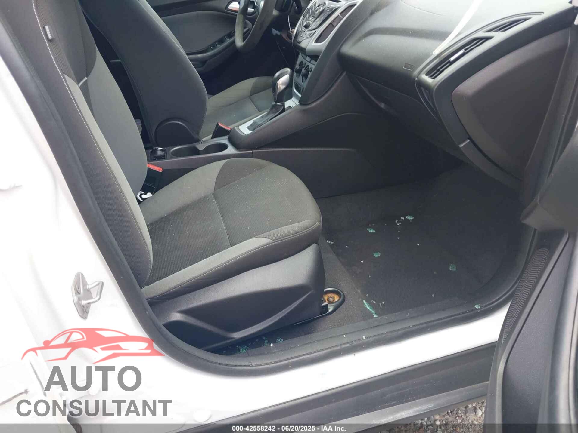 FORD FOCUS 2014 - 1FADP3F21EL145017