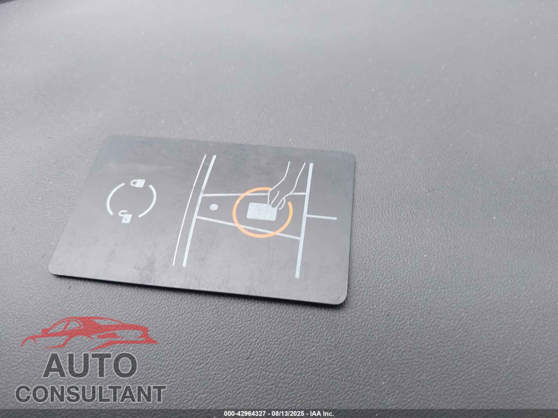 TESLA MODEL 3 2021 - 5YJ3E1EB8MF852828