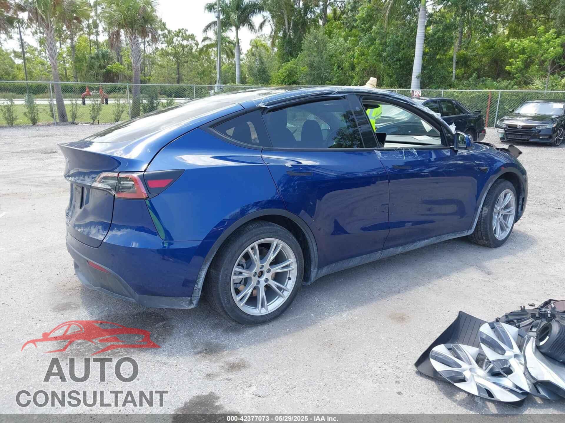 TESLA MODEL Y 2024 - 7SAYGDED4RF044747