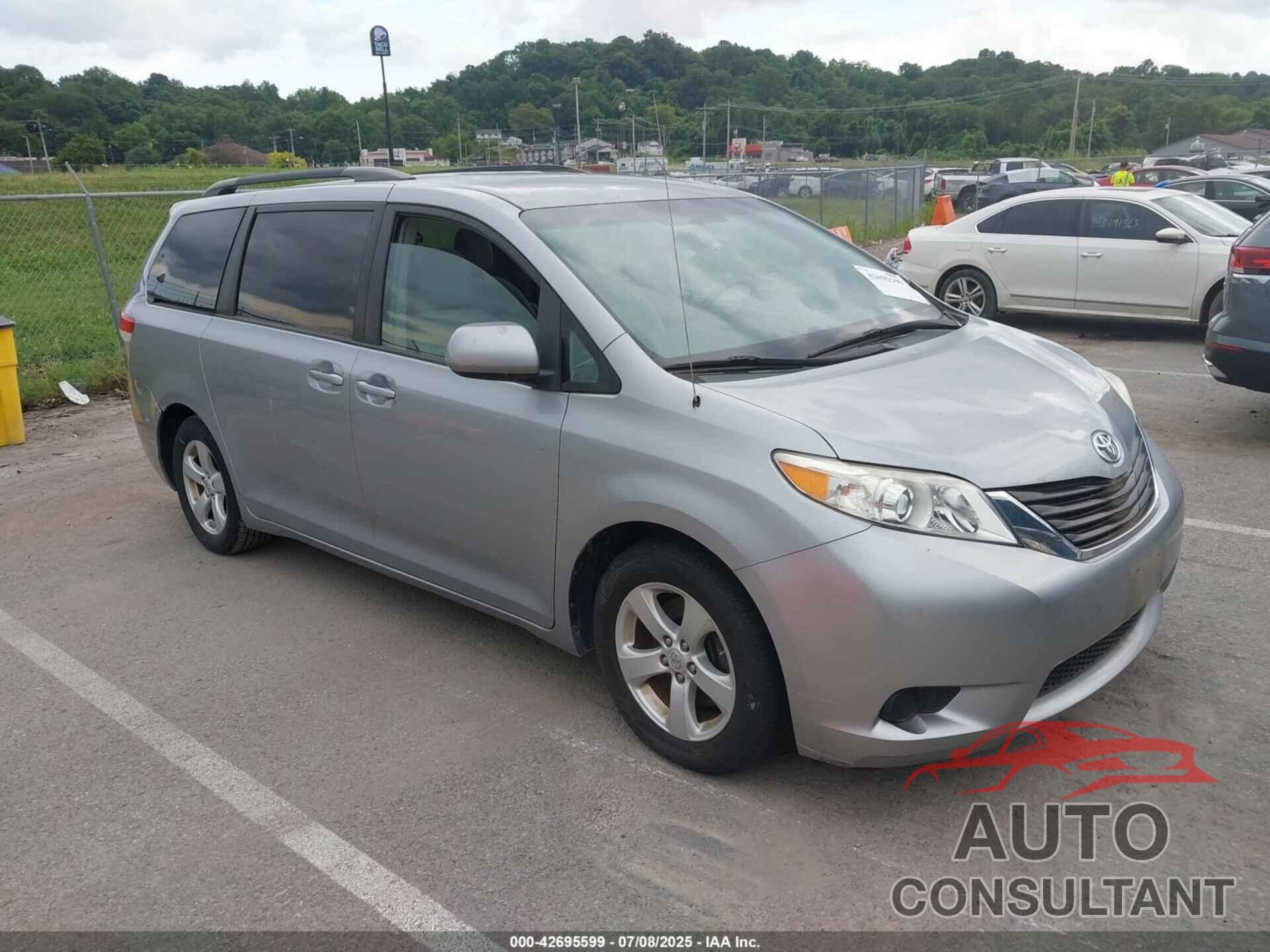 TOYOTA SIENNA 2011 - 5TDKK3DC5BS083014