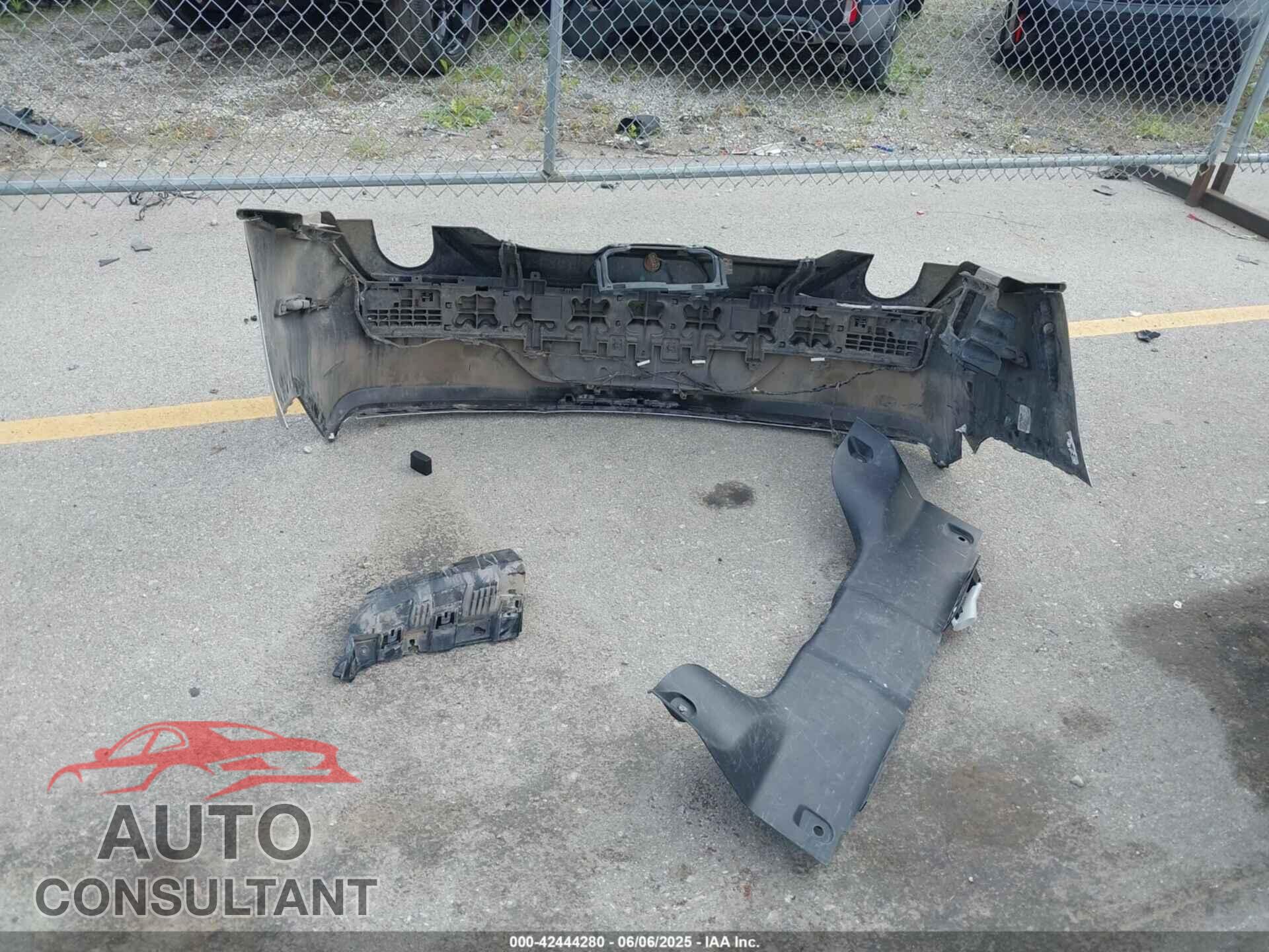 FORD MUSTANG 2020 - 1FATP8UH6L5147105