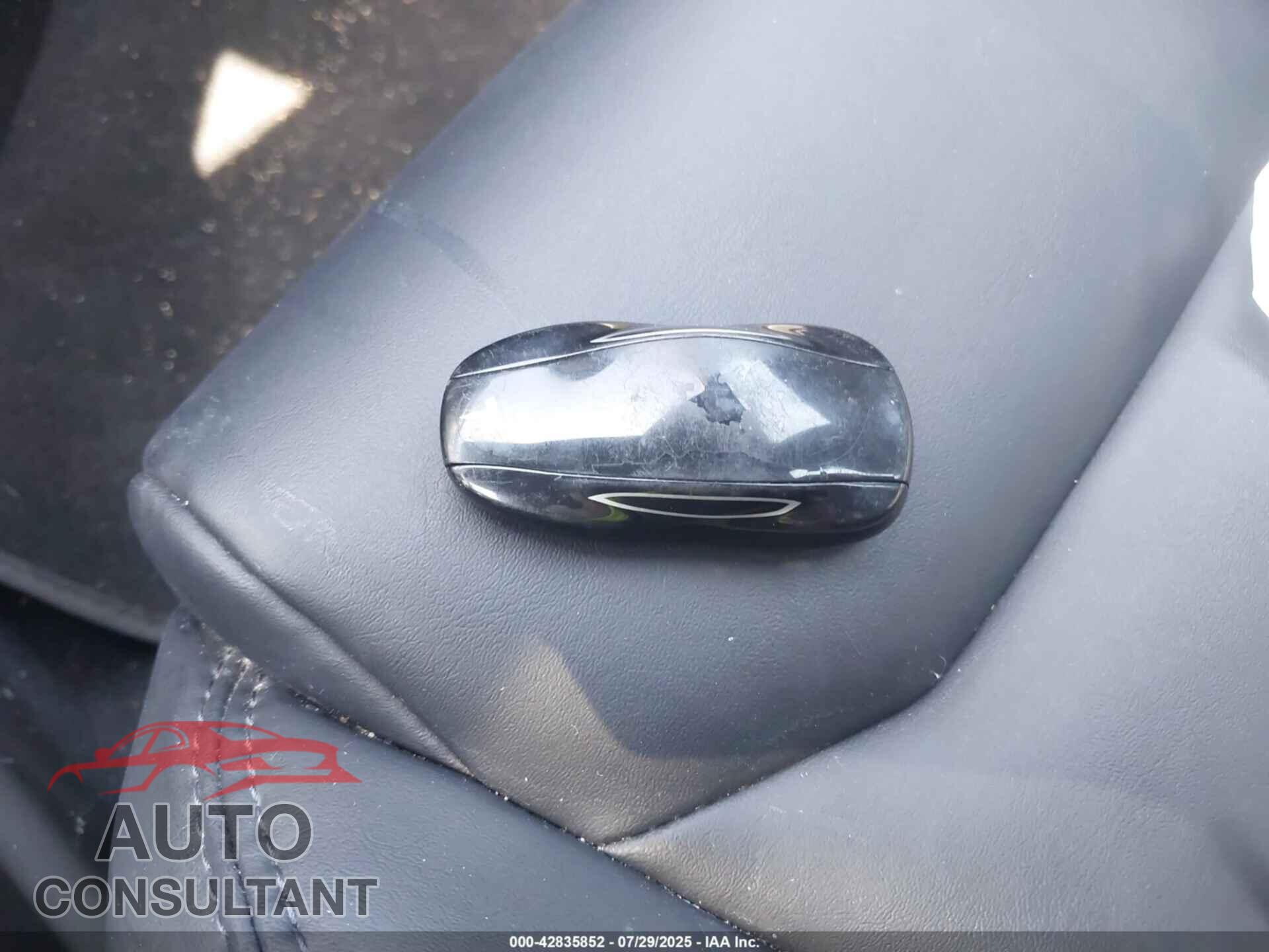 TESLA MODEL S 2020 - 5YJSA1E28LF411156
