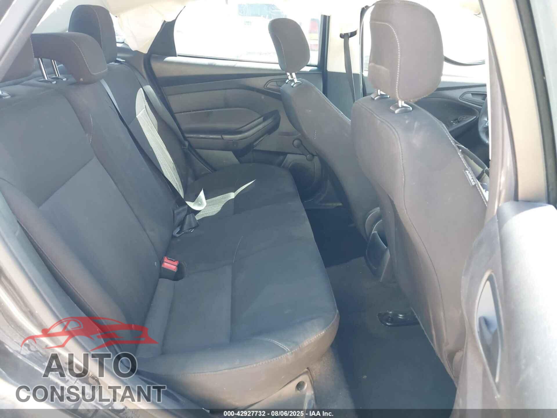 FORD FOCUS 2018 - 1FADP3E23JL311680