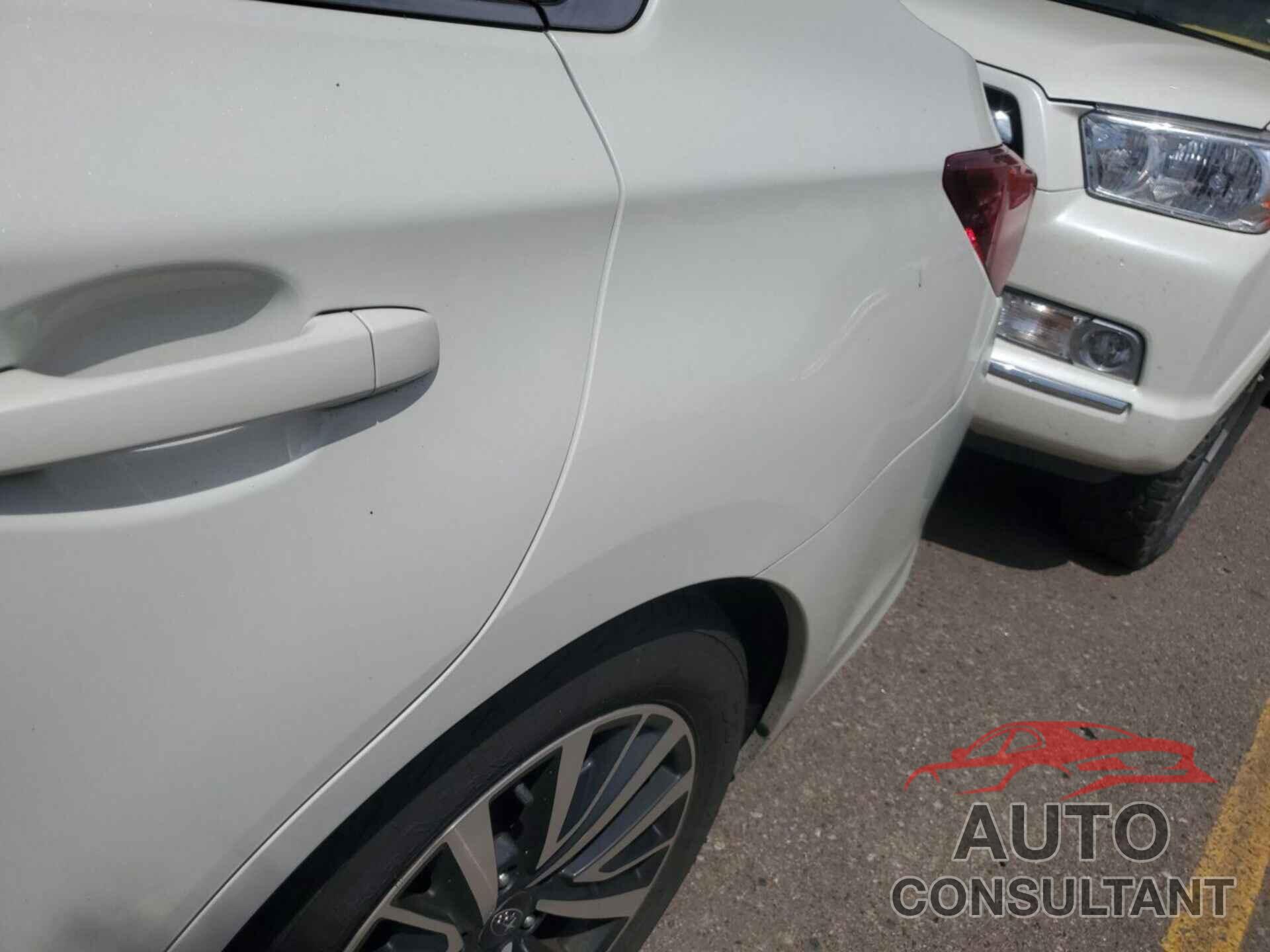 SUBARU LEGACY 2018 - 4S3BNAF60J3023189