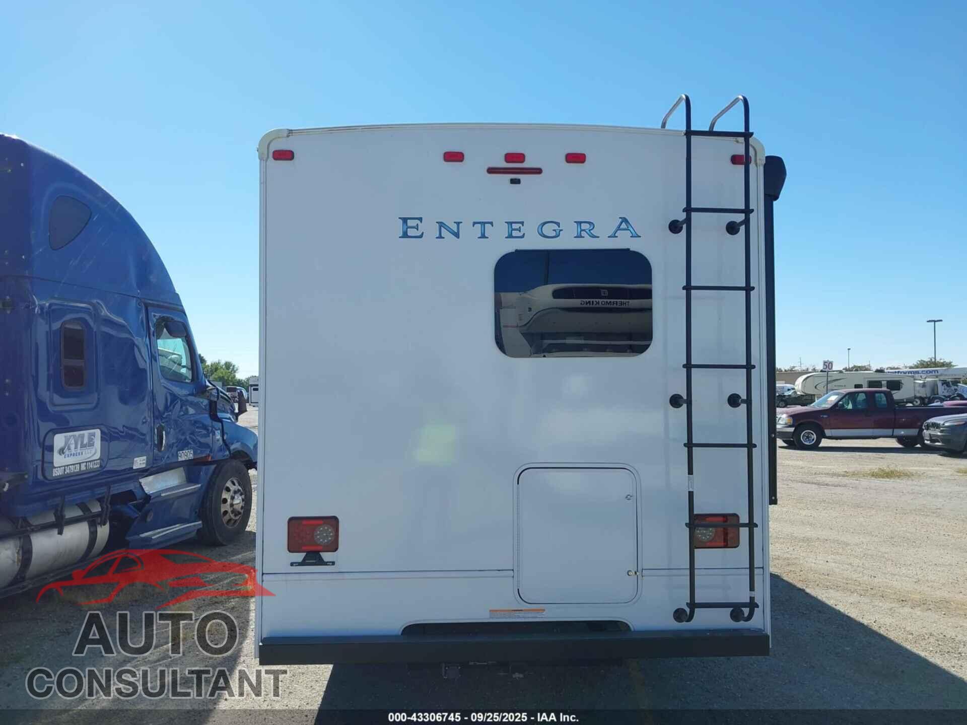 FORD E-450 CUTAWAY 2025 - 1FDXE4FN1SDD16184