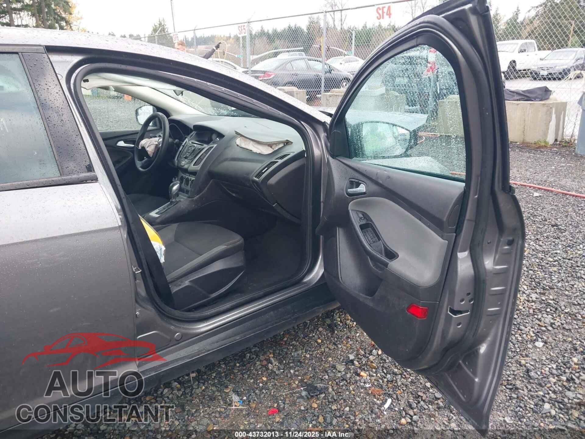 FORD FOCUS 2014 - 1FADP3F27EL200425