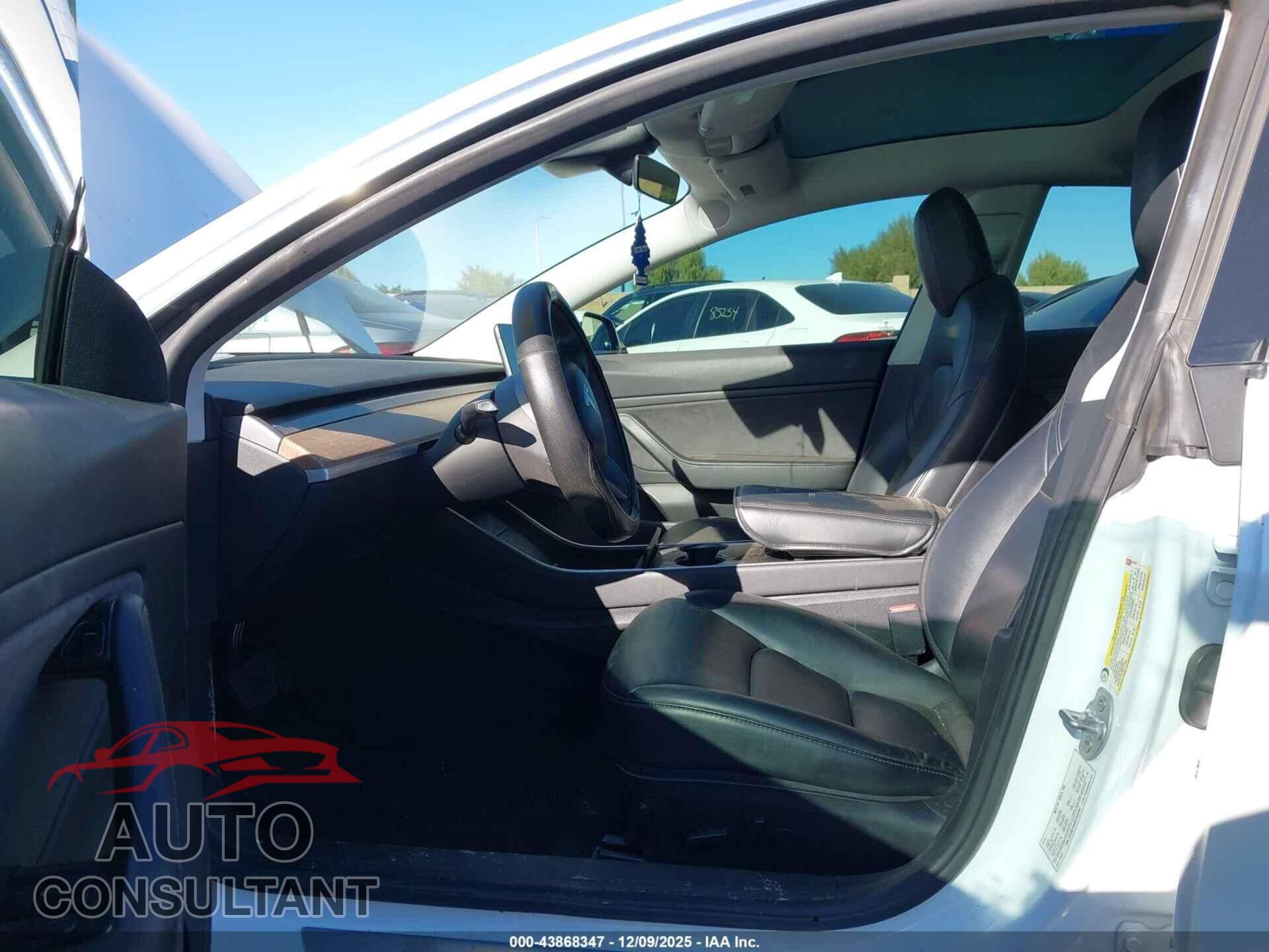TESLA MODEL 3 2019 - 5YJ3E1EA2KF424757