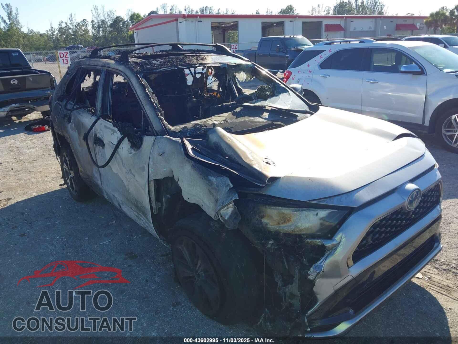 TOYOTA RAV4 PRIME 2021 - JTMFB3FV0MD059931
