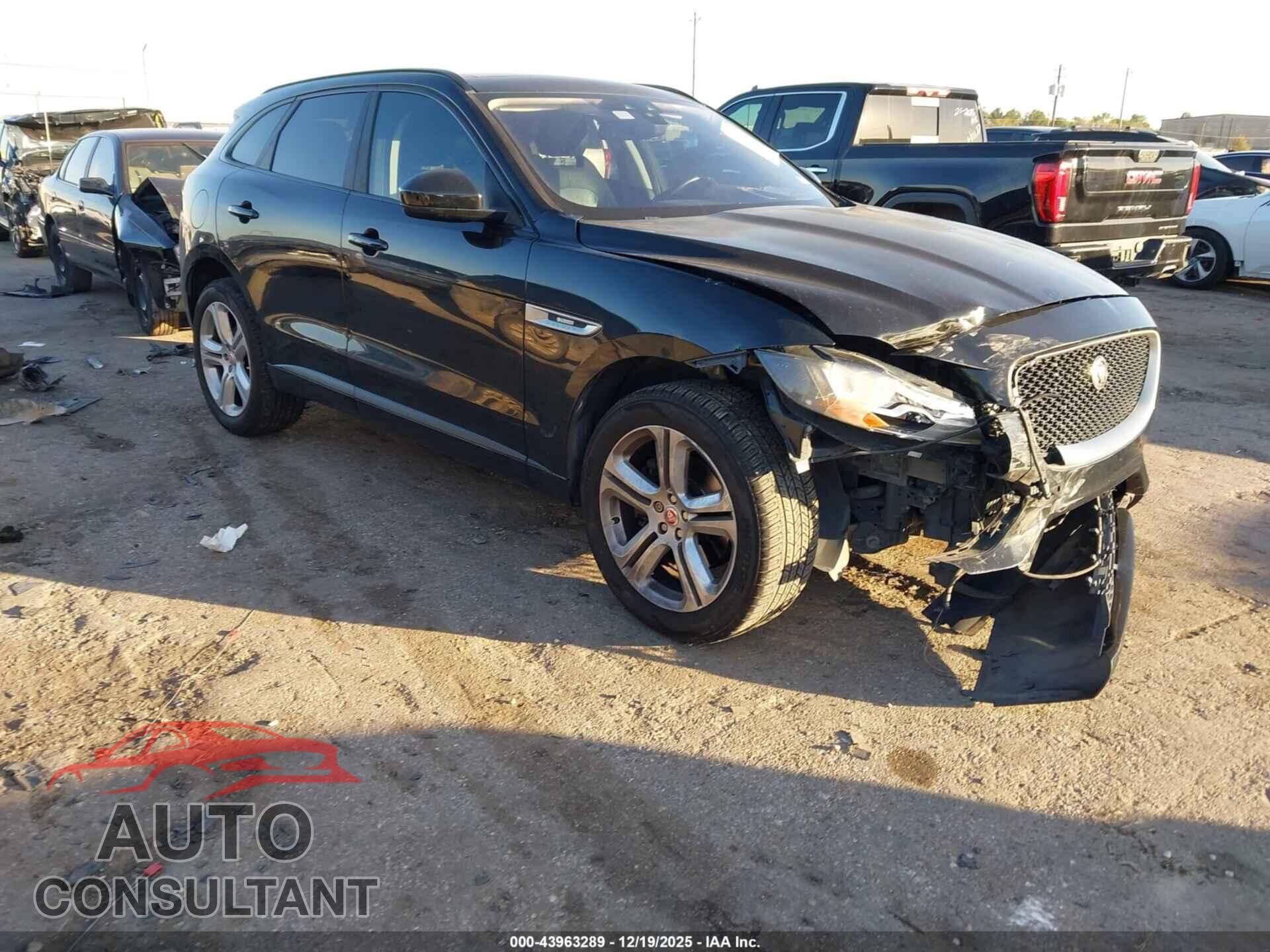JAGUAR F-PACE 2017 - SADCL2BV6HA493914