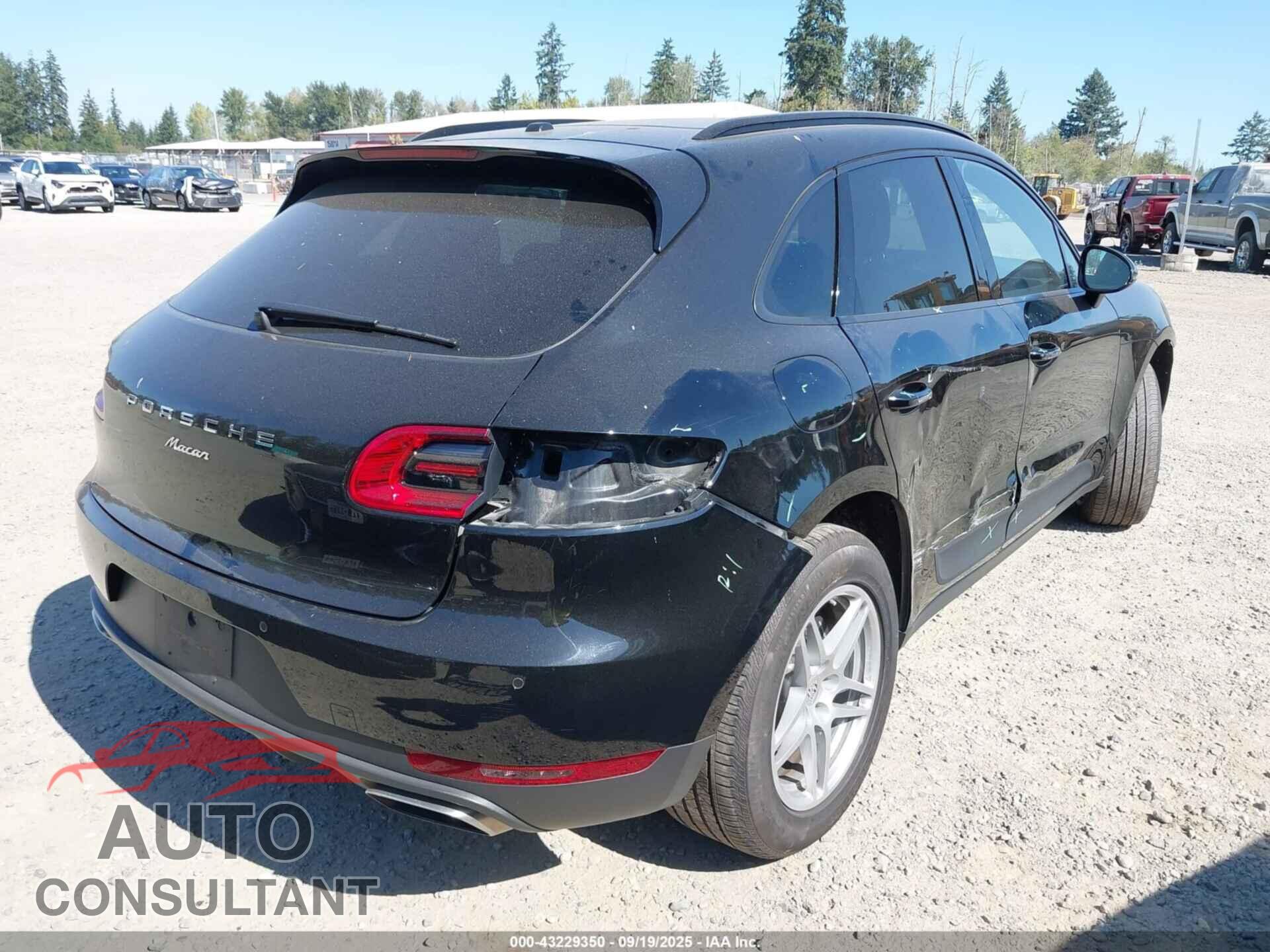 PORSCHE MACAN 2017 - WP1AA2A58HLB08463