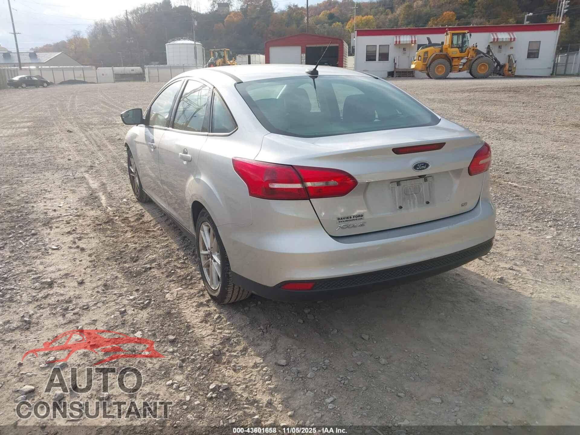 FORD FOCUS 2015 - 1FADP3F26FL363018