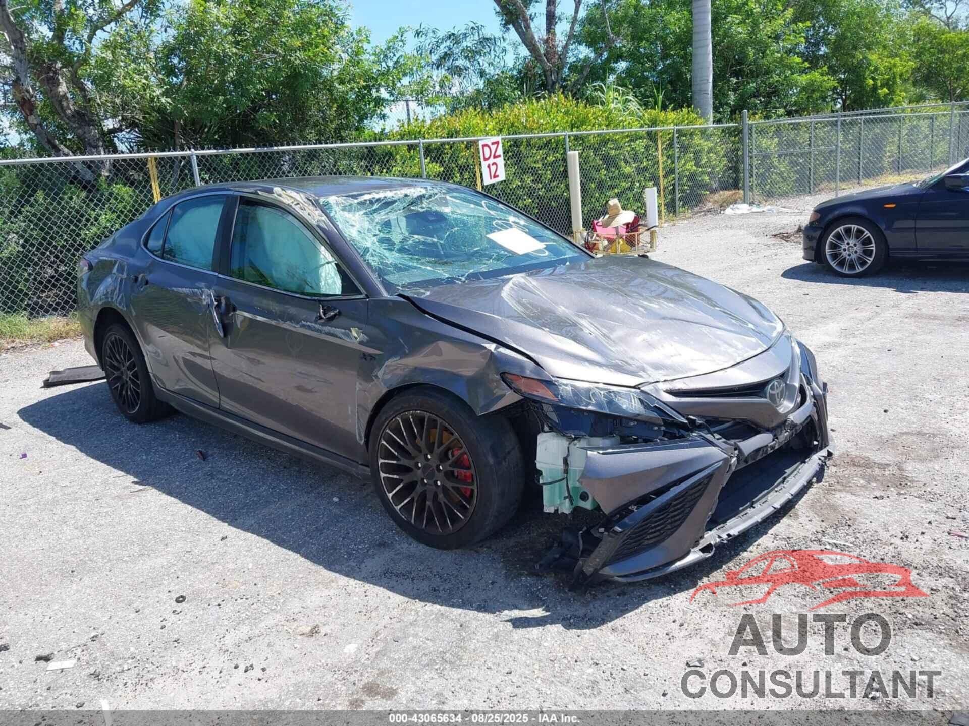 TOYOTA CAMRY 2022 - 4T1G11AK6NU030195
