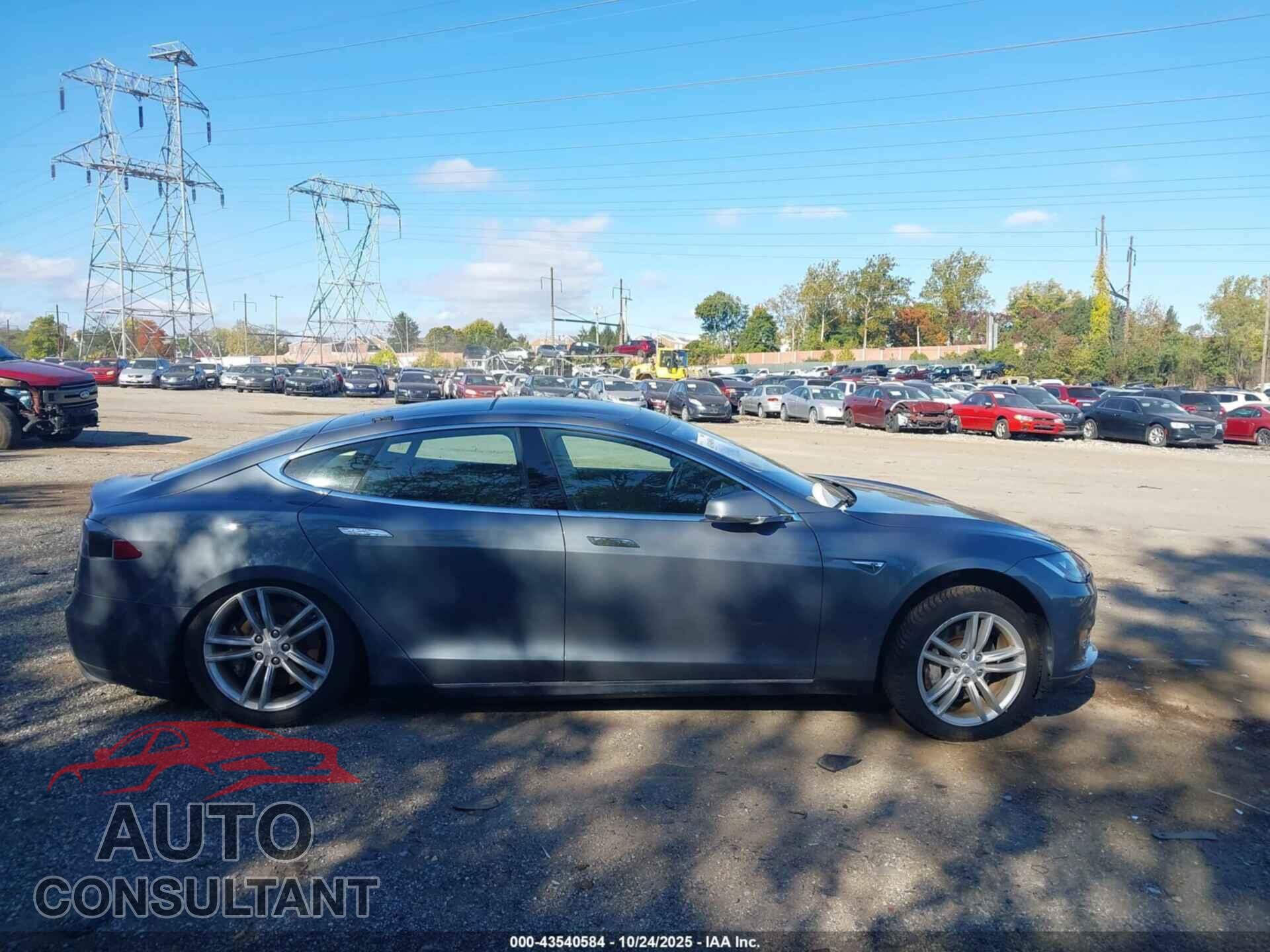 TESLA MODEL S 2013 - 5YJSA1AG4DFP07505