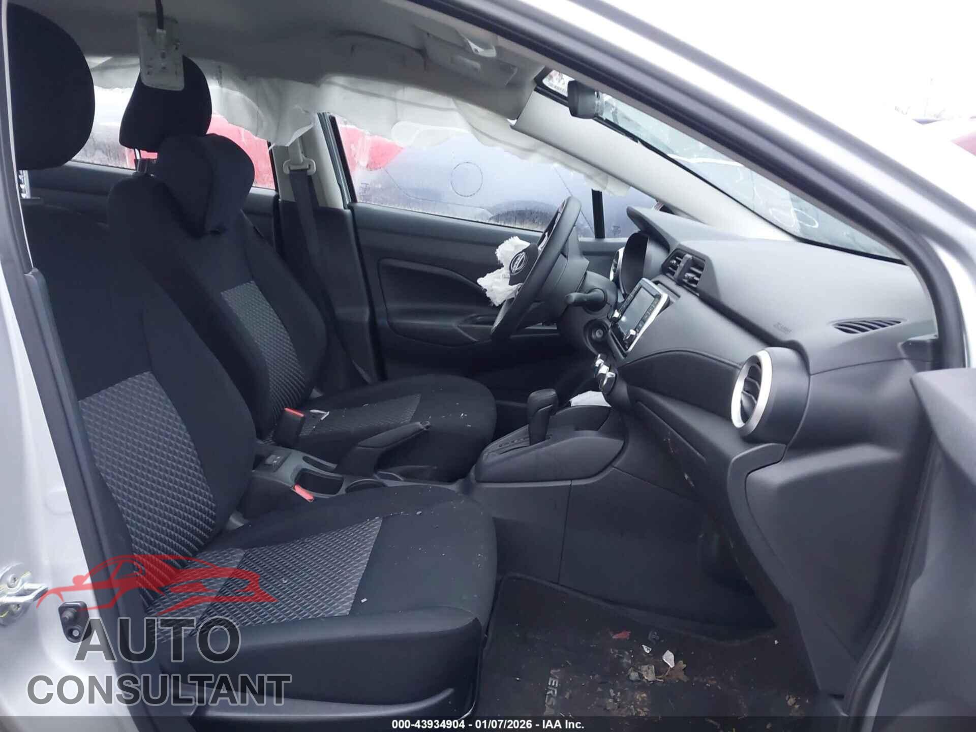 NISSAN VERSA 2024 - 3N1CN8DV2RL820120