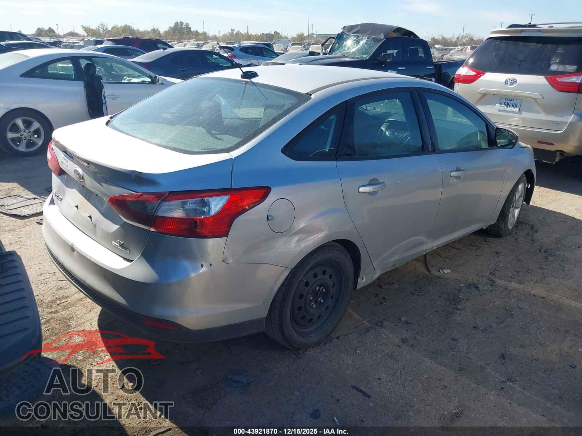 FORD FOCUS 2014 - 1FADP3F26EL109596