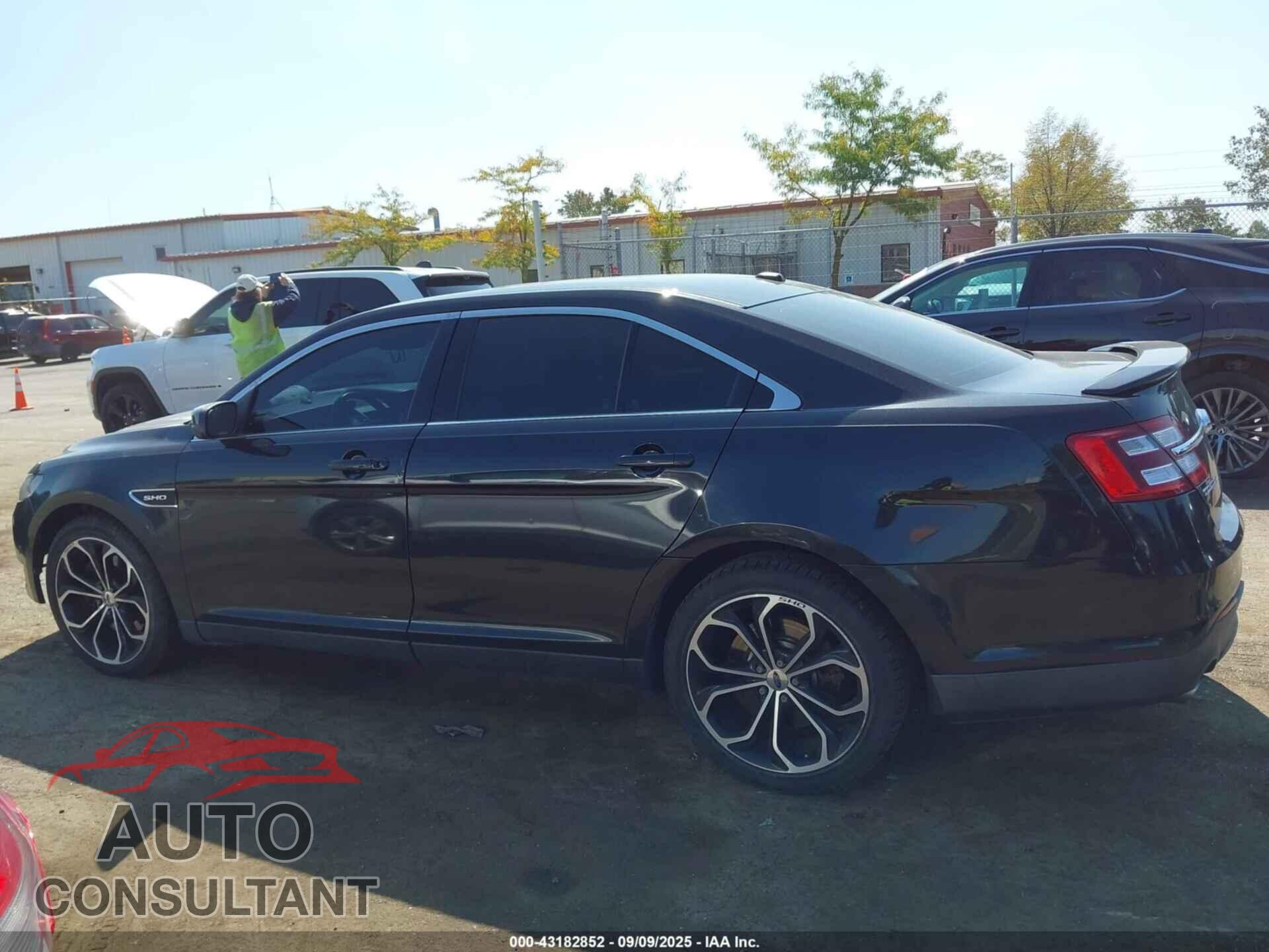 FORD TAURUS 2013 - 1FAHP2KT5DG116265