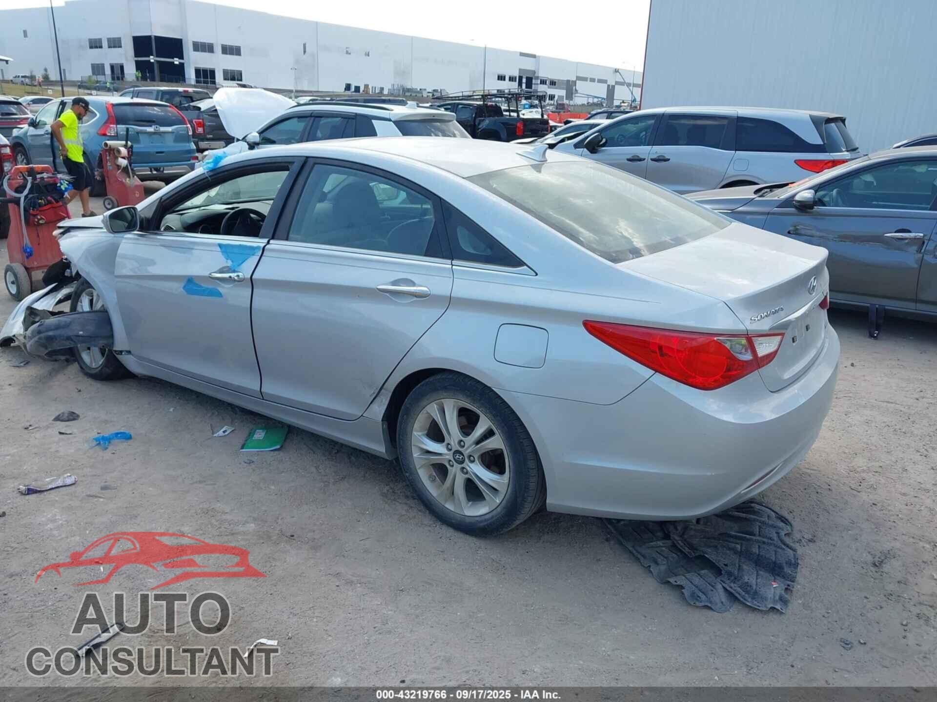 HYUNDAI SONATA 2011 - 5NPEC4AC6BH061307