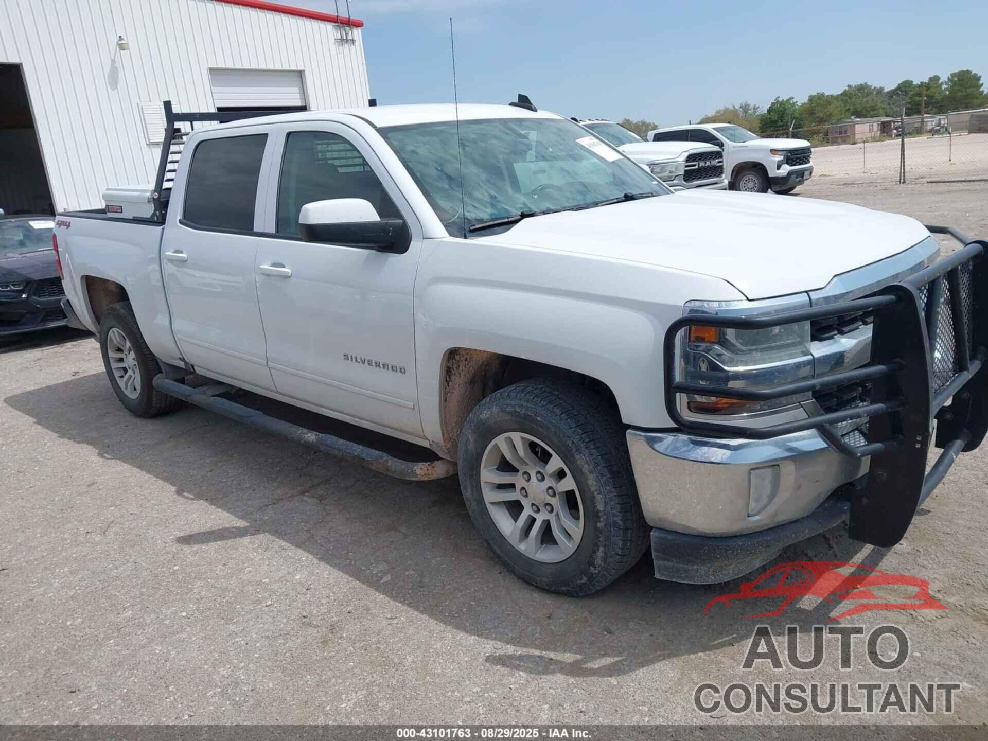 CHEVROLET SILVERADO 1500 2018 - 3GCUKREC7JG298045