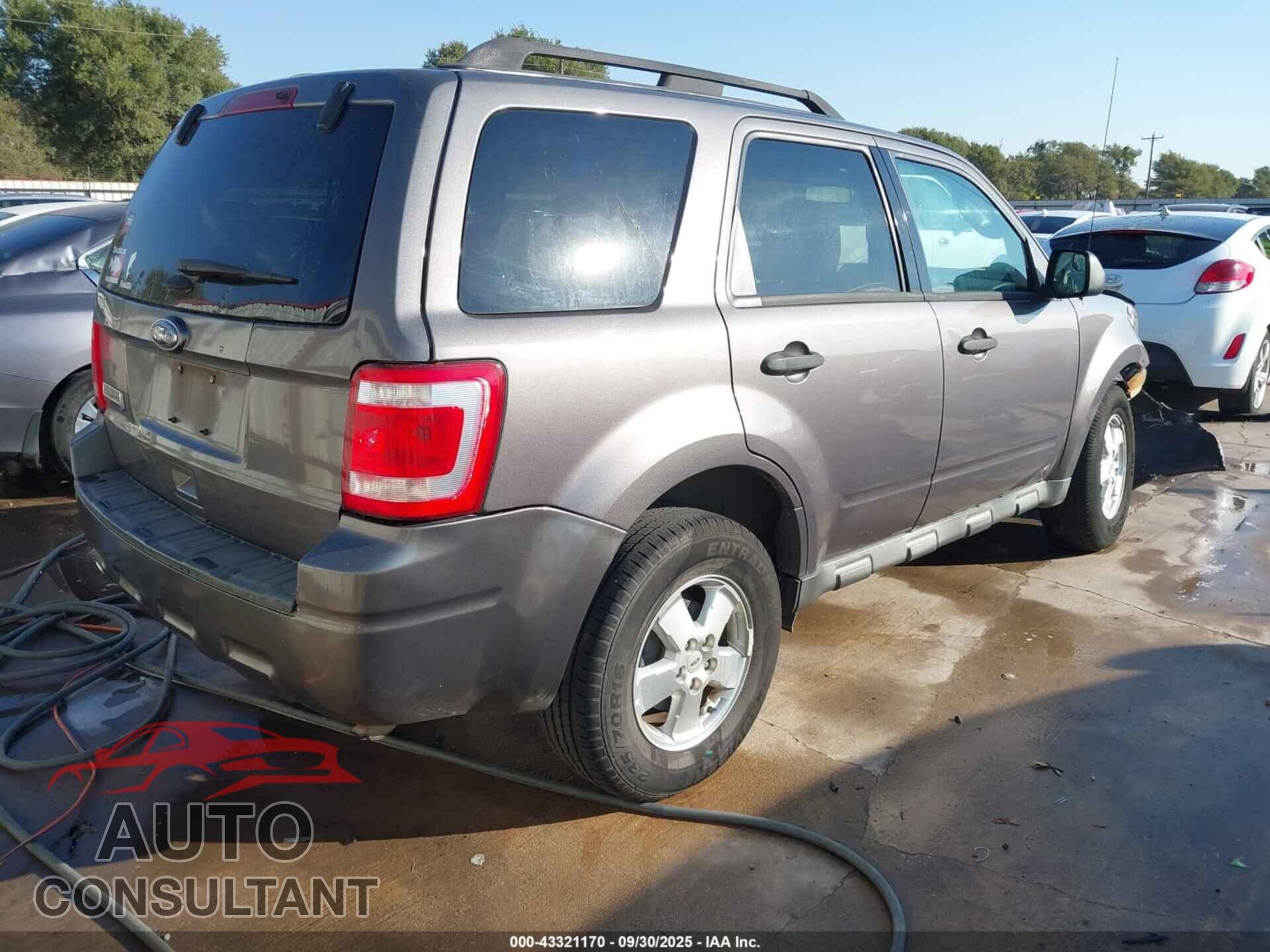 FORD ESCAPE 2011 - 1FMCU9D72BKB91999