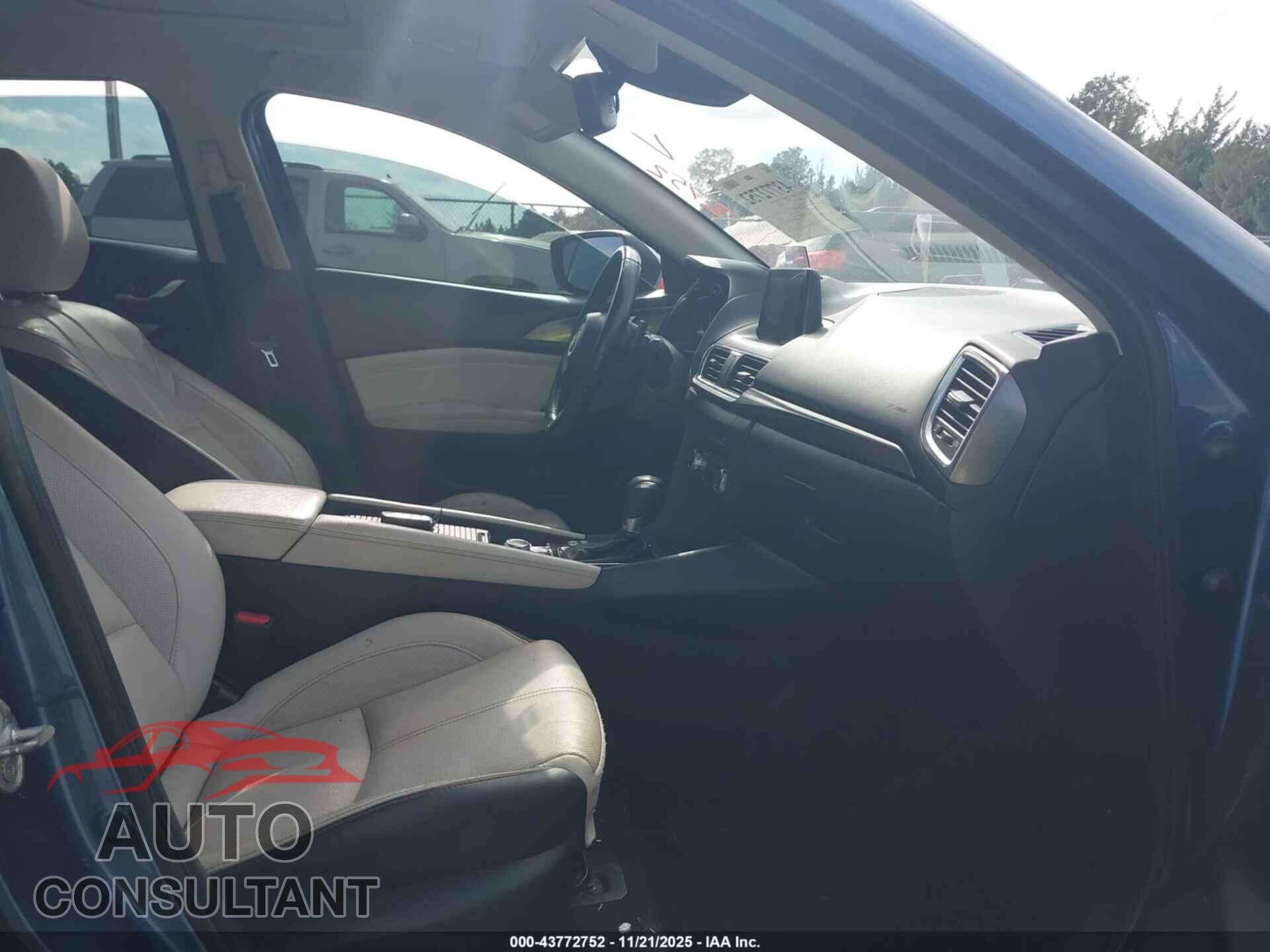 MAZDA MAZDA3 2017 - 3MZBN1W34HM124571