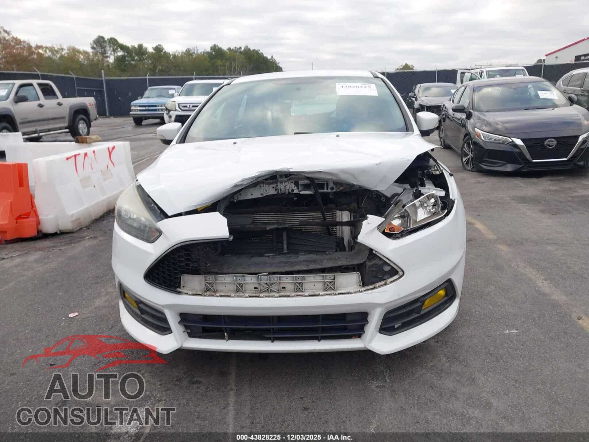 FORD FOCUS ST 2017 - 1FADP3L98HL276175