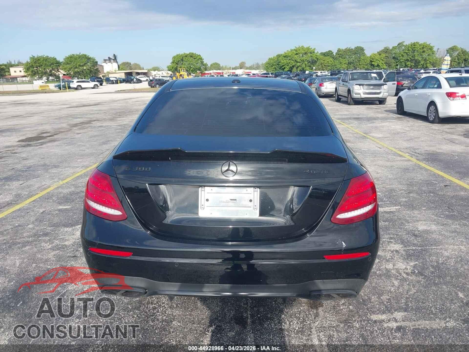 MERCEDES-BENZ E 300 2017 - WDDZF4JB5HA047484