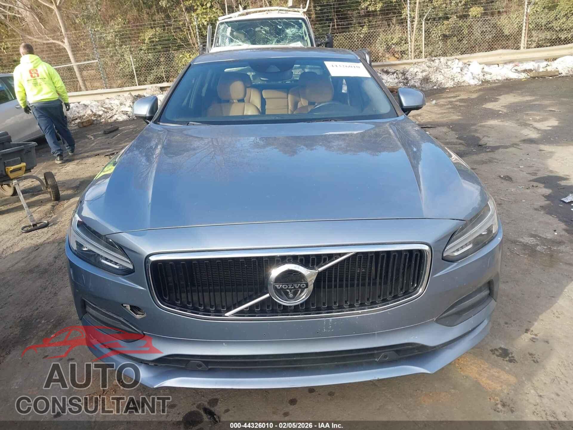 VOLVO S90 2018 - LVY982MK5JP035481