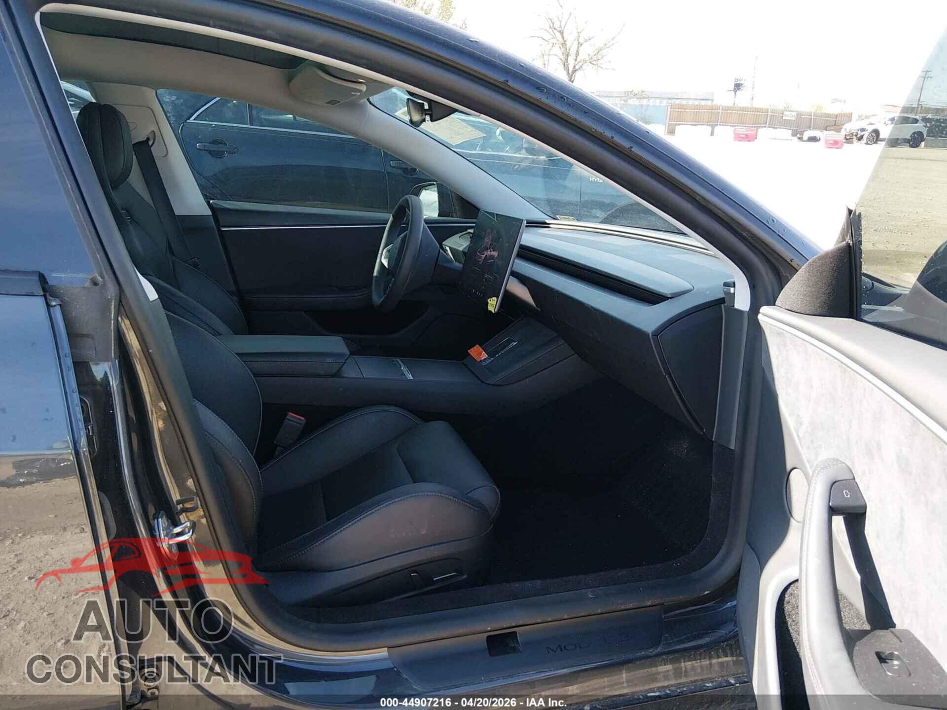 TESLA MODEL 3 2024 - 5YJ3E1ET8RF829372